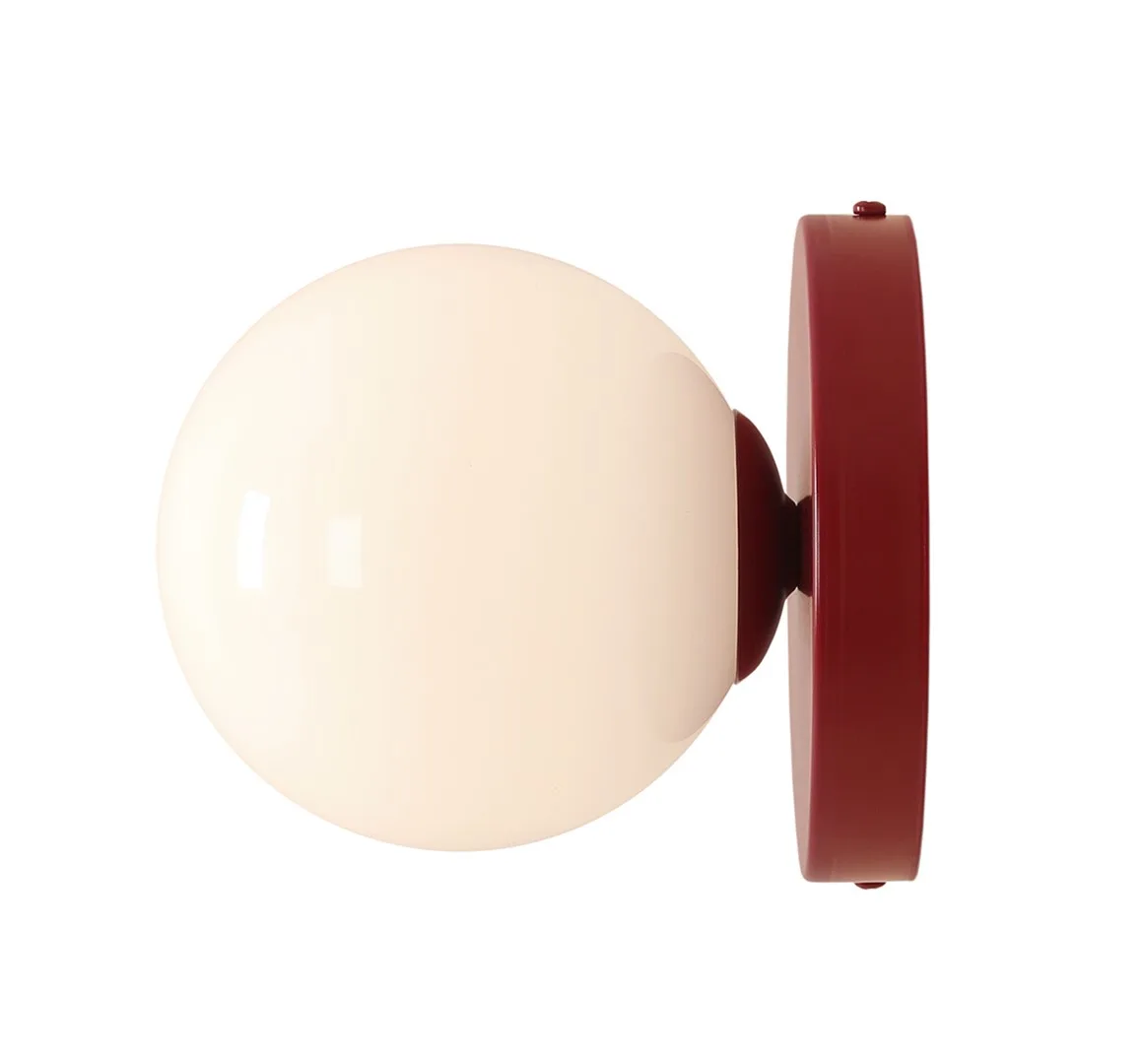 Artera - Ball Ø15 - Vägglampa - Vinröd