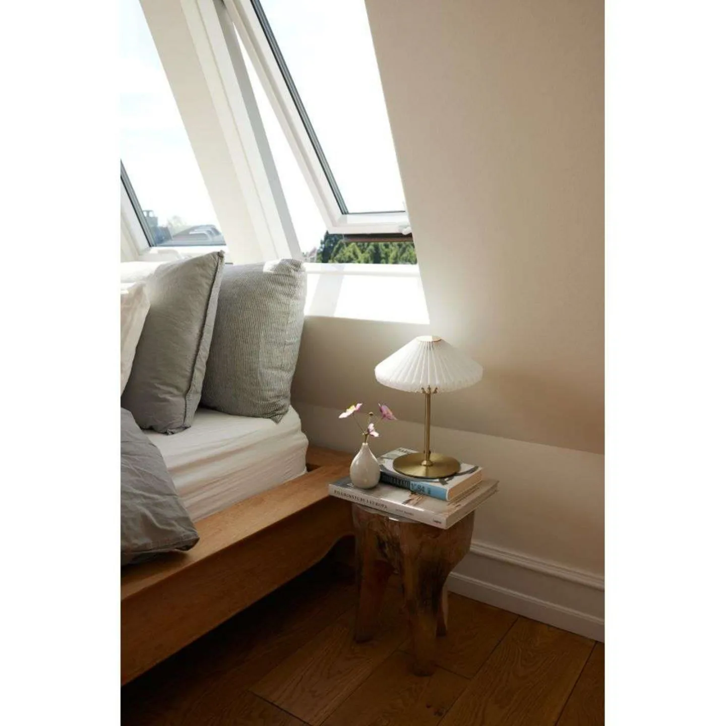 Paris Tischleuchte Ø24 Clean White/Antique - Halo Design - Wohnzimmer - Metall