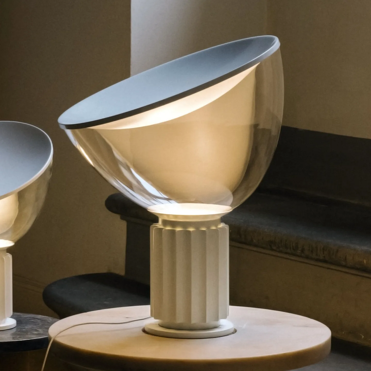 Taccia LED (Glas) Tischleuchte White - Flos - Wohnzimmer - Design - Metall - Einflammig