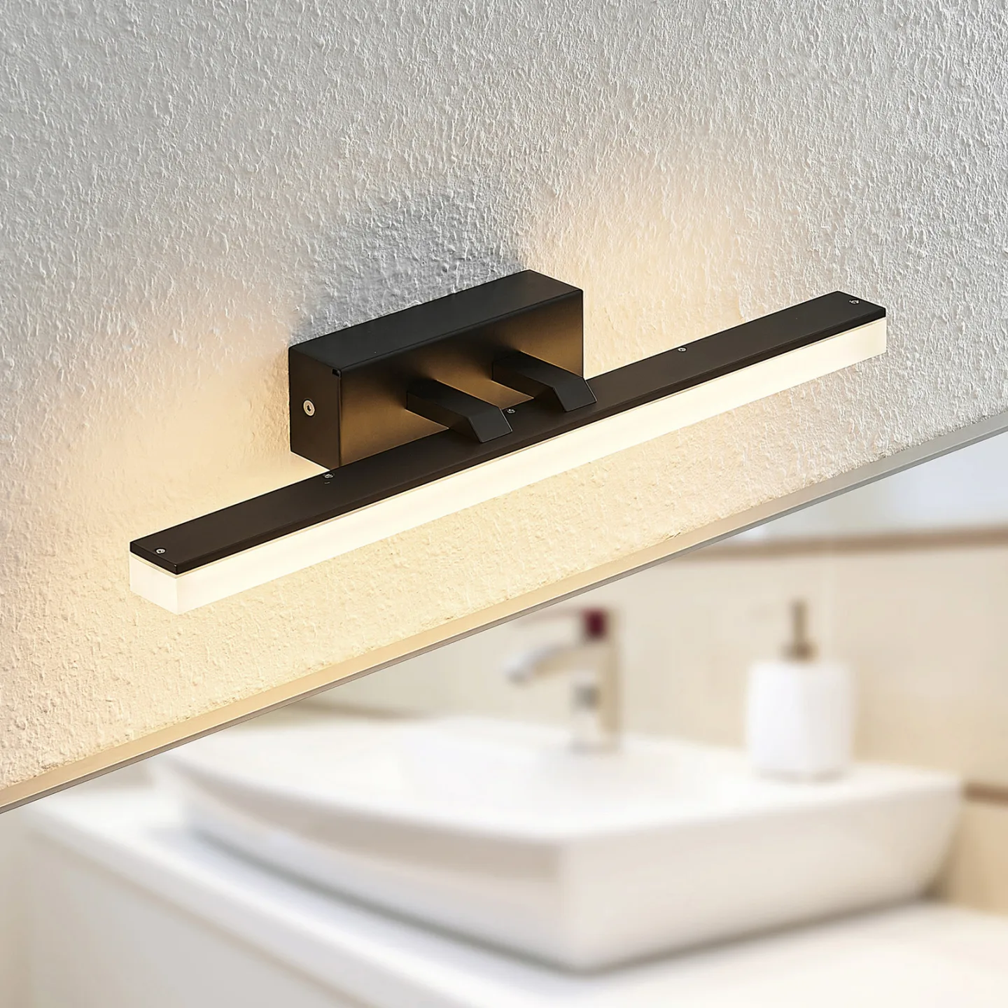 Lisana LED Væglampe IP44 L46 Black - Lucande - Badeværelse - Moderne - Metal - Med én lyskilde
