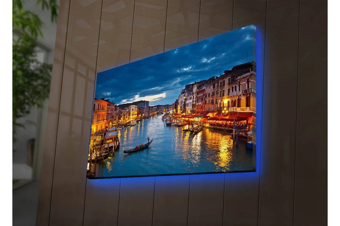 Canvastavla med LED-belysning 45x70 cm - Vacker vy över en kanal i Venedig med upplysta byggnader vid vattnet - Blå / Orange / Grön
