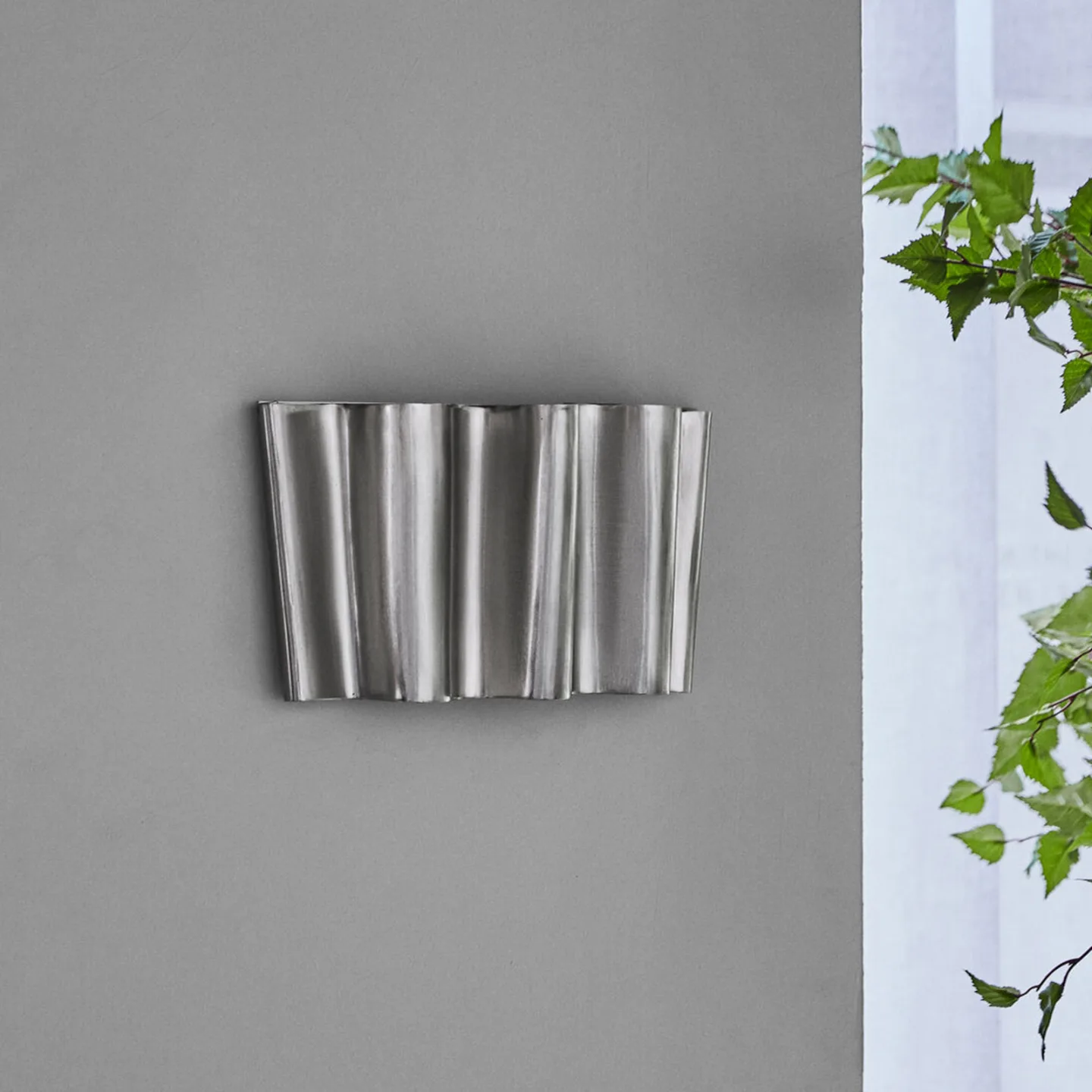 Flola Wandlampe, Breite 36cm, silber, Stecker - House Doctor - Flurbereich - Design - Metall - Einflammig