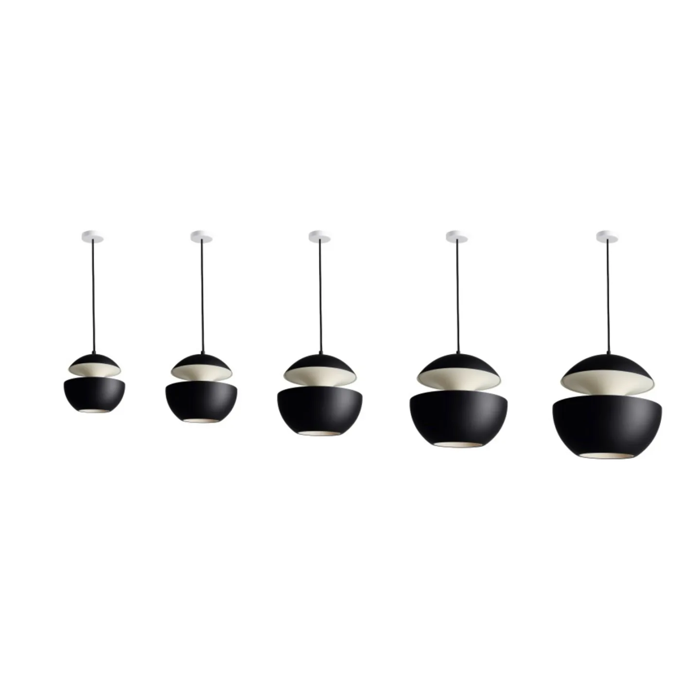 Here Comes The Sun Pendelleuchte Ø350 Schwarz/Weiß - DCW - Wohnzimmer - Aluminium