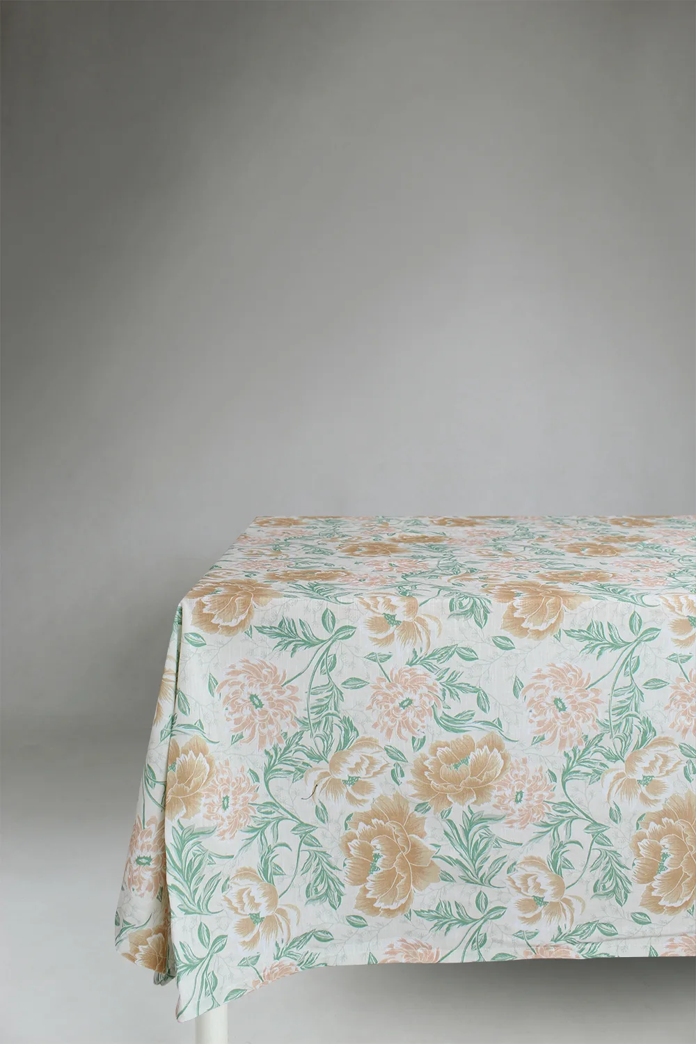 Dukar - Bomullsduk Almira (gul) (Størrelse: 140 x 250 cm)
