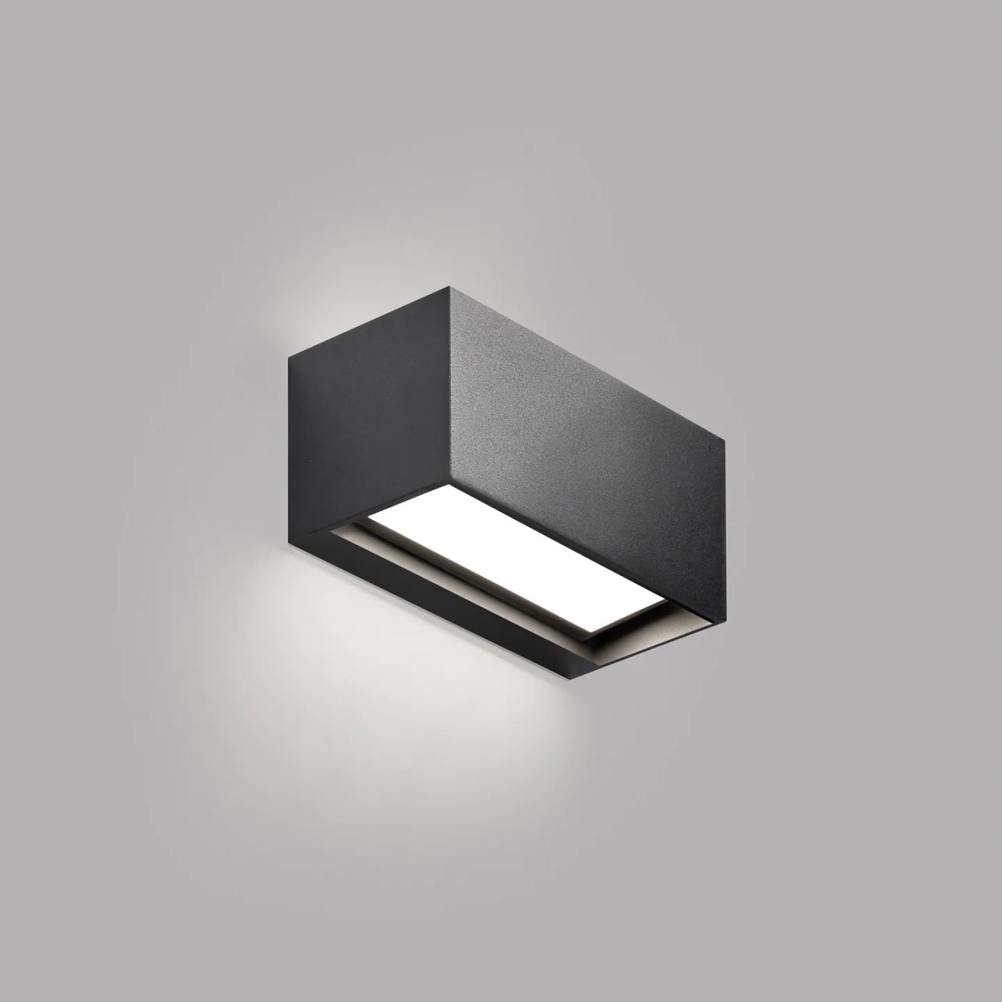 Linea W1 LED-Wandlampe schwarz 15cm, CCT, IP54 - Light-Point - Wohnzimmer - Design - Aluminium - Mehrflammig