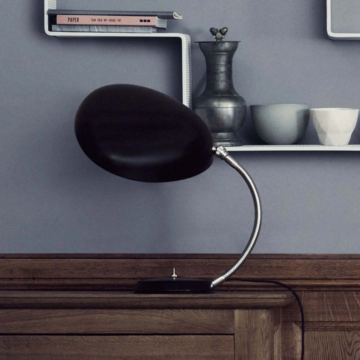 Cobra Bordlampe Jet-Black - GUBI - Stue - Design - Metal - Med én lyskilde