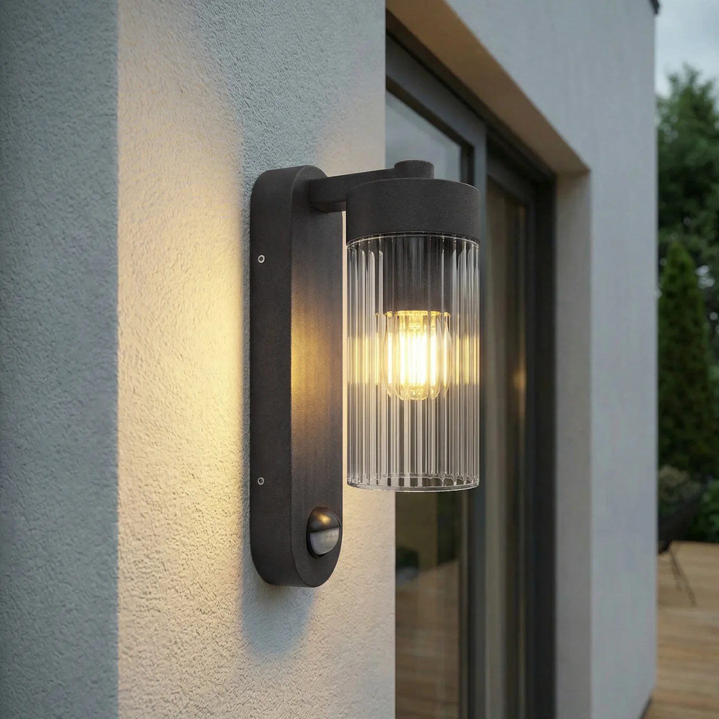 Kaliro Außenwandlampe, 24 cm, anthrazit, Sensor, IP54 - Lindby - Terrasse - Modern - Aluminium - Einflammig