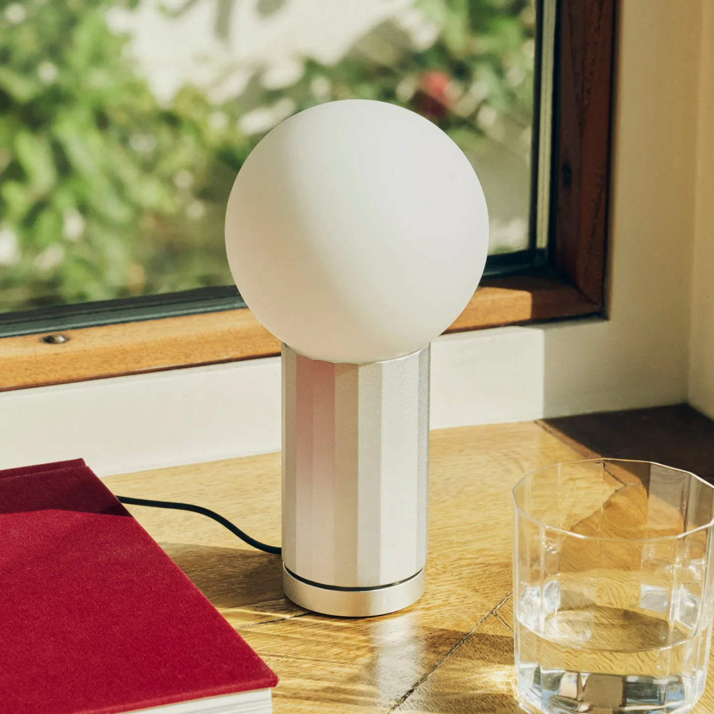 TURN ON LED-bordlampe, aluminium, højde 20 cm, dæmpbar - HAY - Stue - Moderne - Glas - Med skærm