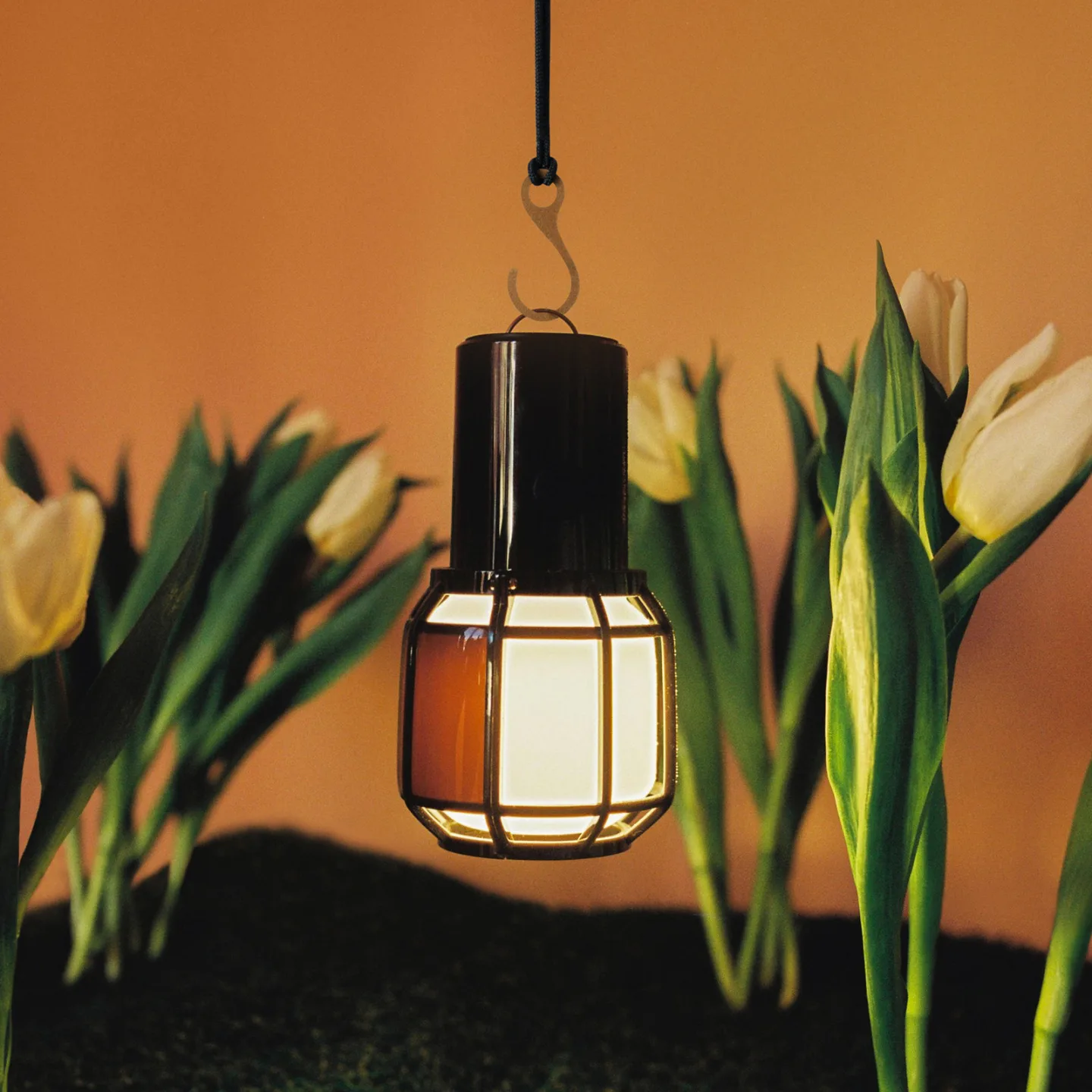 Chispa Tischleuchte Portable Black - Marset - Design - Kunststoff - Mit Schirm