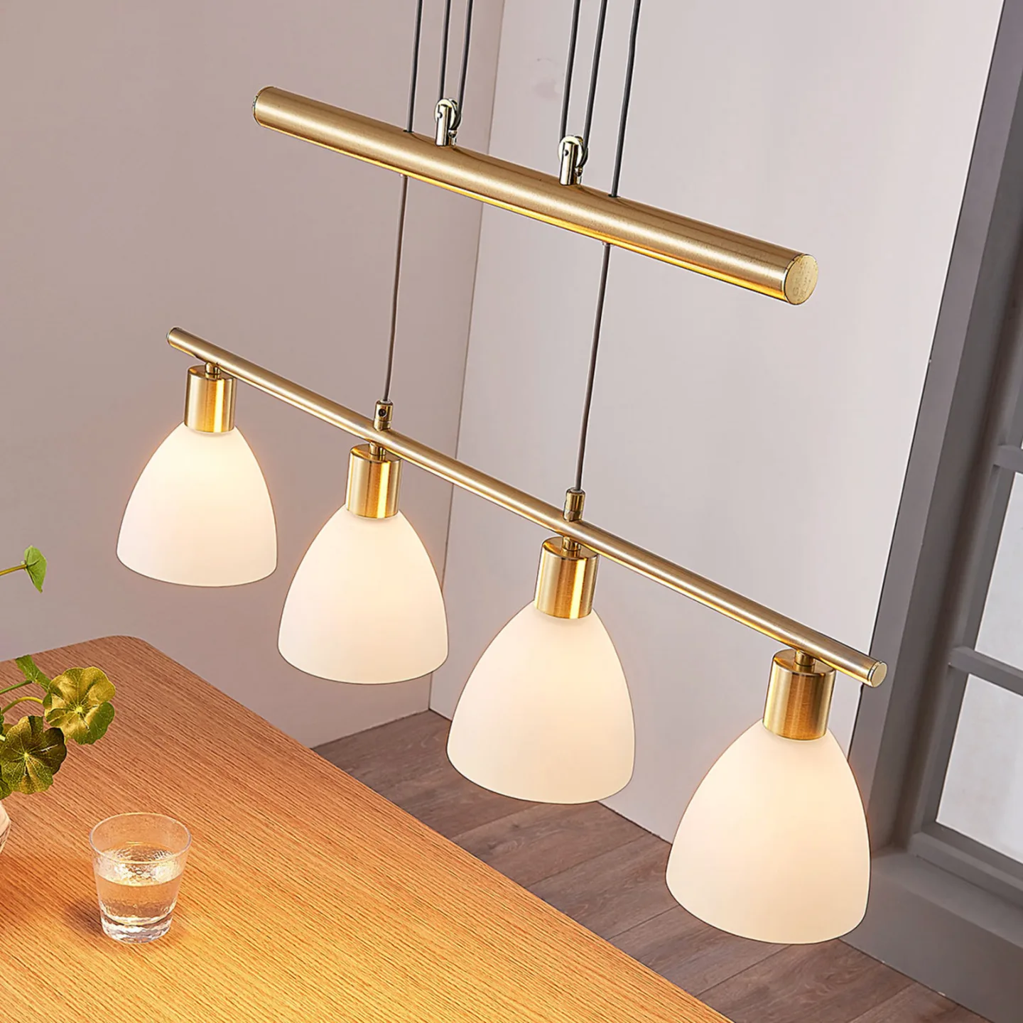 Simeon Pendel White/Brass - Lindby - Stue - Moderne - Glass - Med flere lyskilder