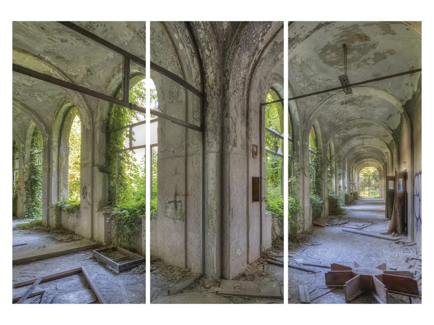image LAND Digitaldruck auf Acrylglas Lost Place Geteilter Flur | Schubiger Möbel