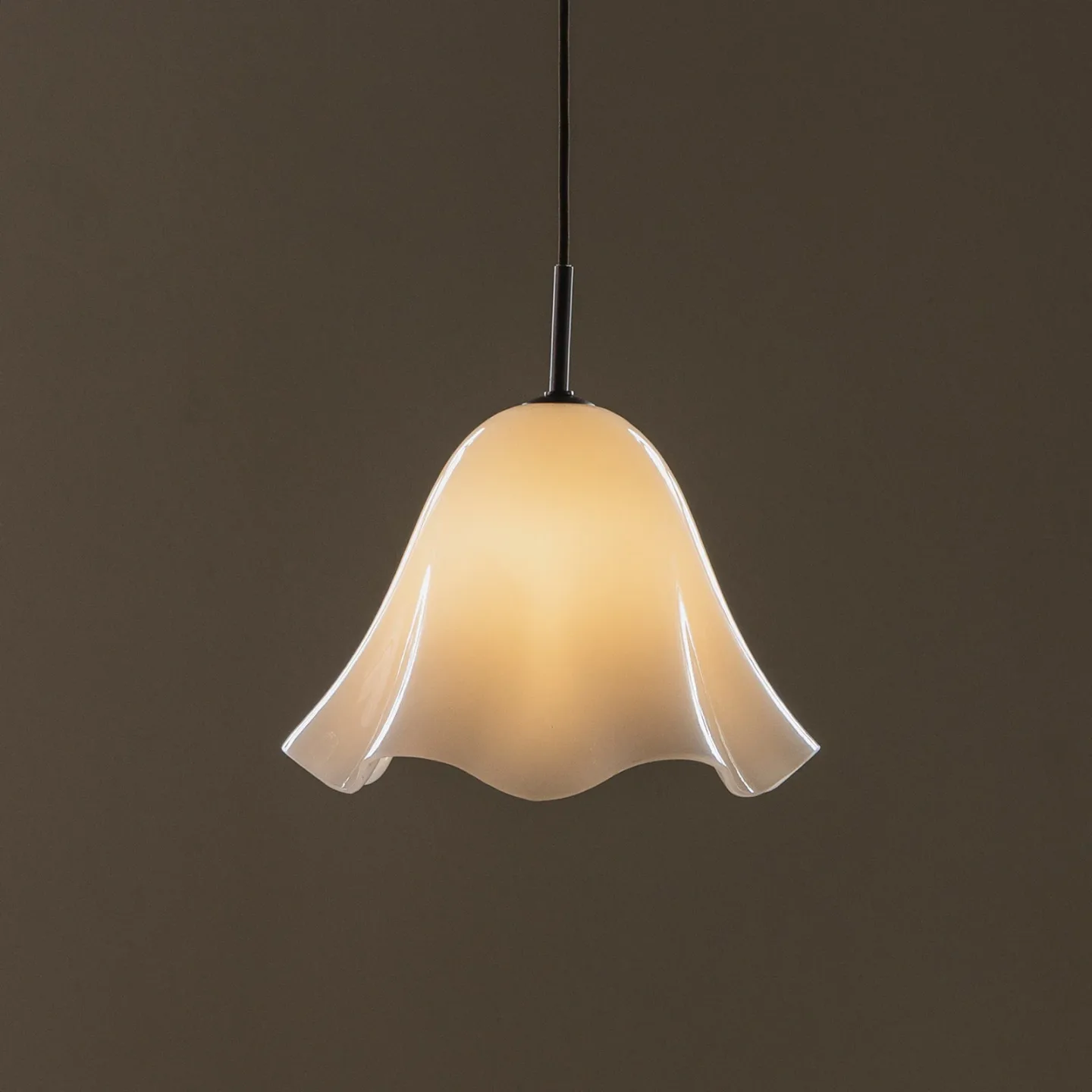 Bello Hängeleuchte weiß Ø 30 cm - Globen Lighting - Wohnzimmer - Skandinavisch - Glas - Mit Schirm