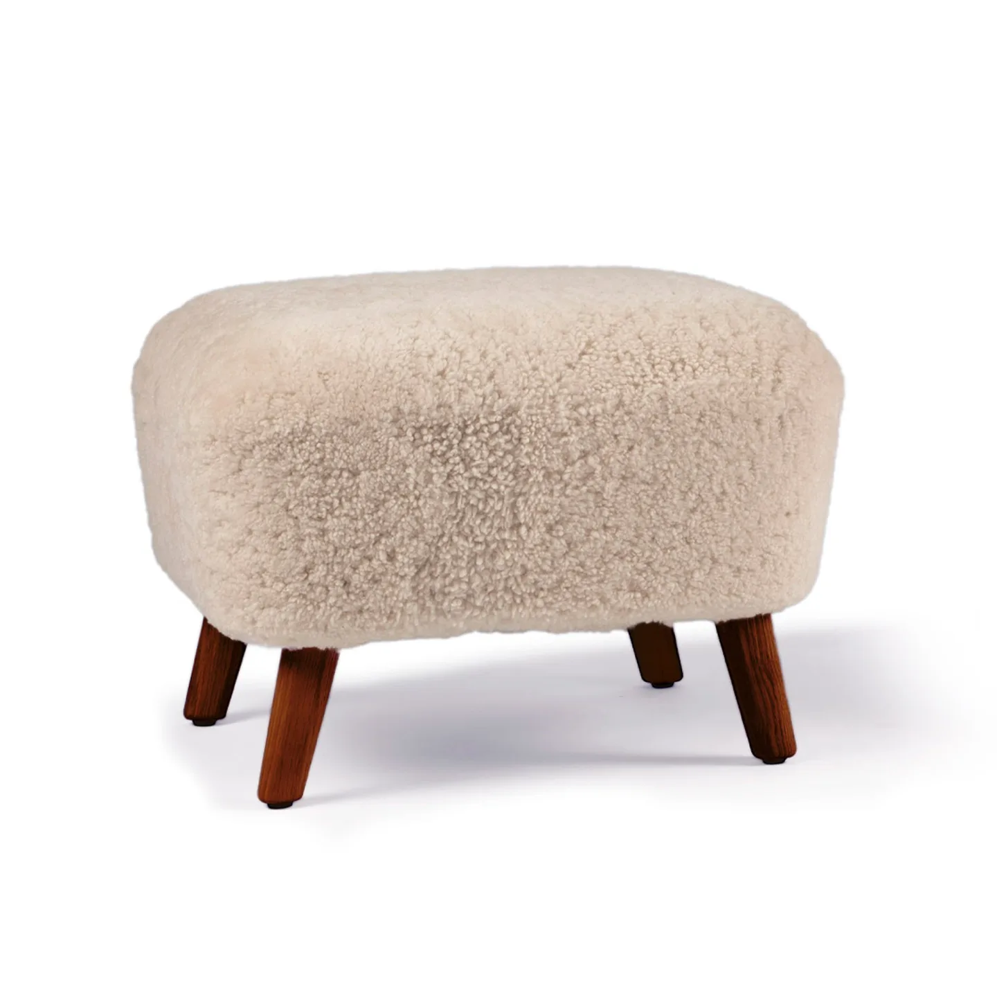 Mazo - TMBO Pouff Sheepskin Moonlight / Walnut - Fotpallar - Magnus Læssøe Stephensen - Trä