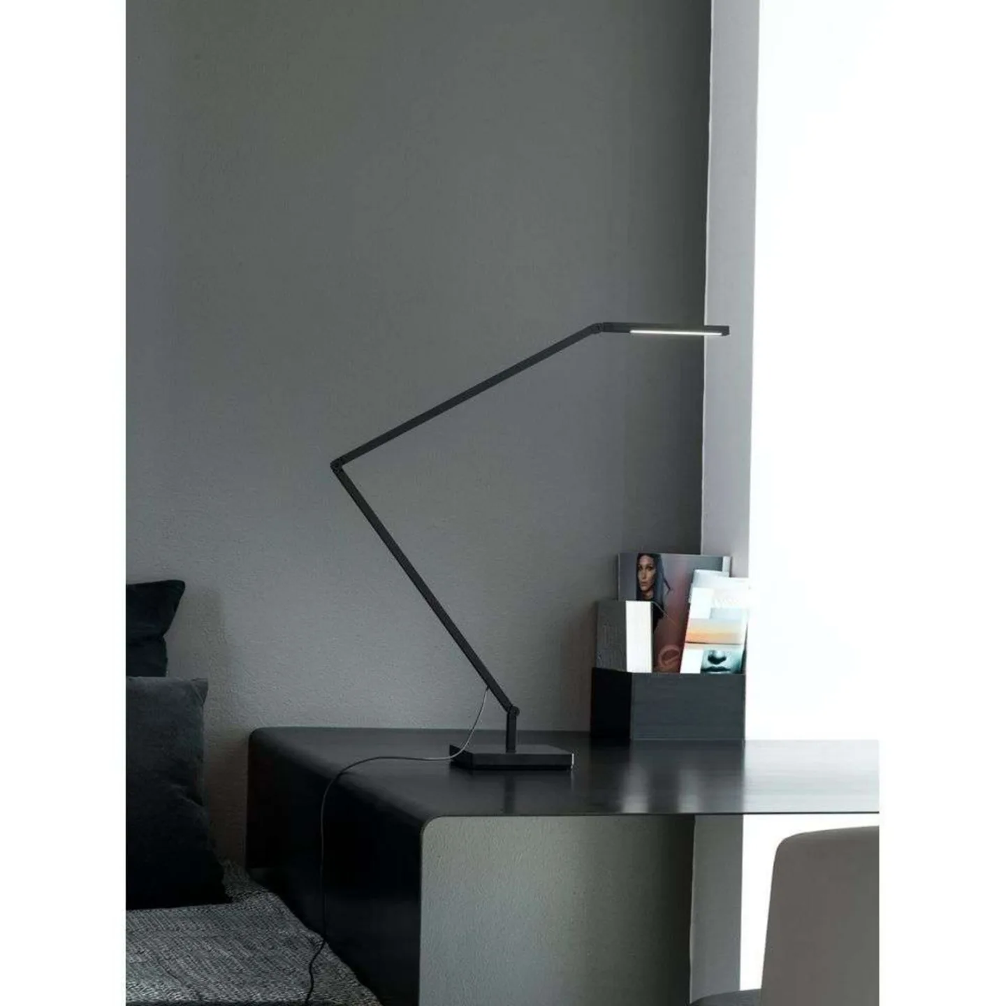 Untitled Linear Bordlampe 3000K Black - Nemo Lighting - Arbeidsrom / kontor - Aluminium