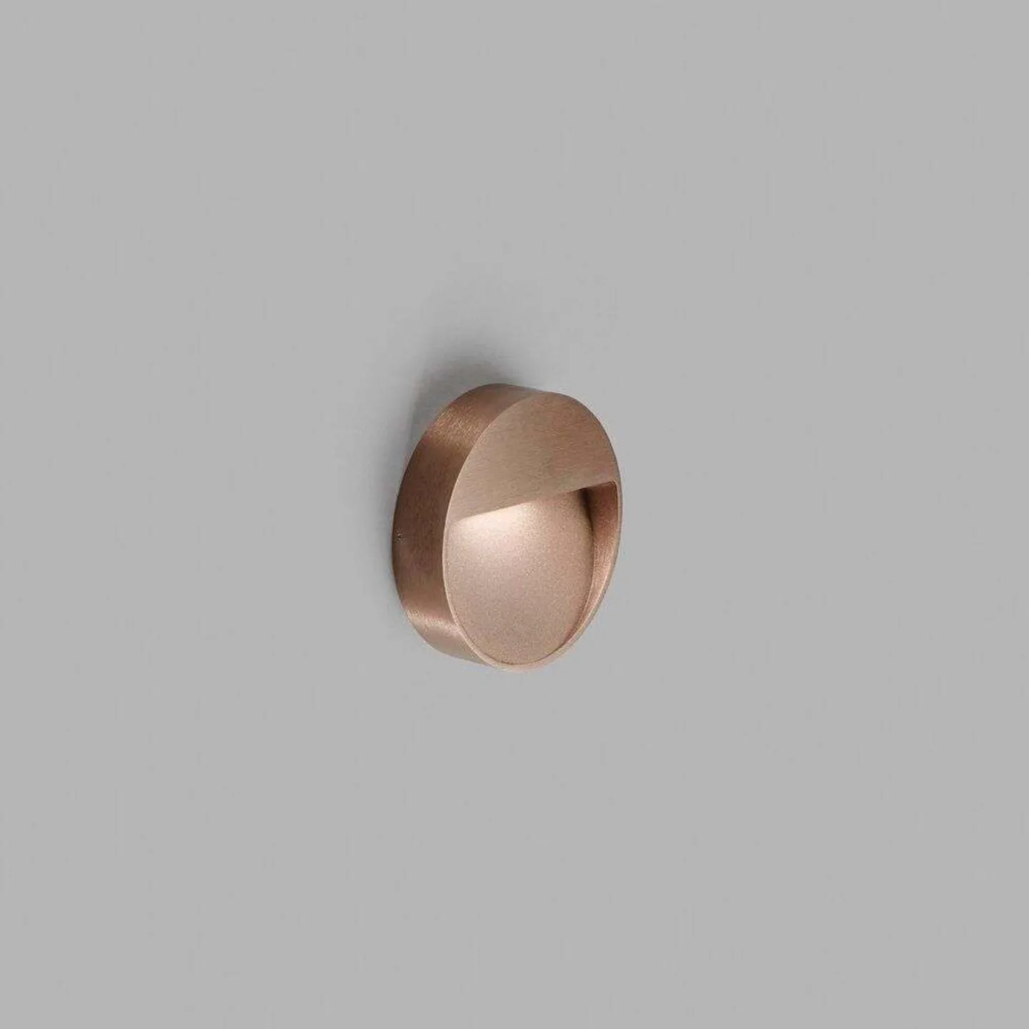 Serious 2 vegglampe IP54 2700K rosagull - LIGHT-POINT - Balkong - Aluminium