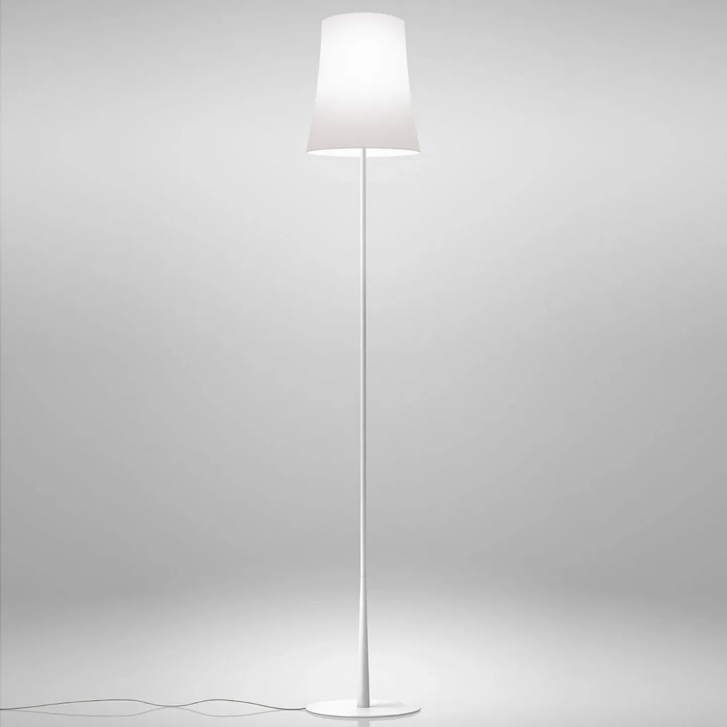 Birdie Easy Reading Golvlampa White - Foscarini - Vardagsrum - Design - Metall - Med lampskärm