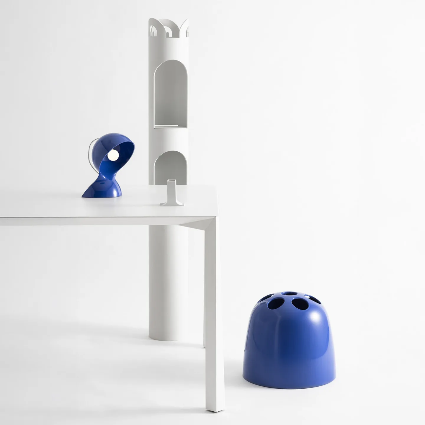 Dalú Tischlampe, Höhe 26 cm, blau - Artemide - Wohnzimmer - Design - Kunststoff