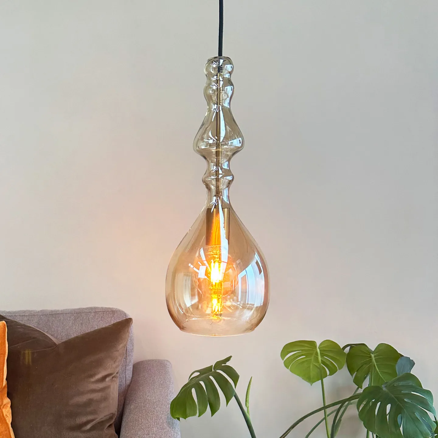 Lea Pendelleuchte Amber - Dyberg Larsen - Wohnzimmer - Design - Glas - Mit Schirm