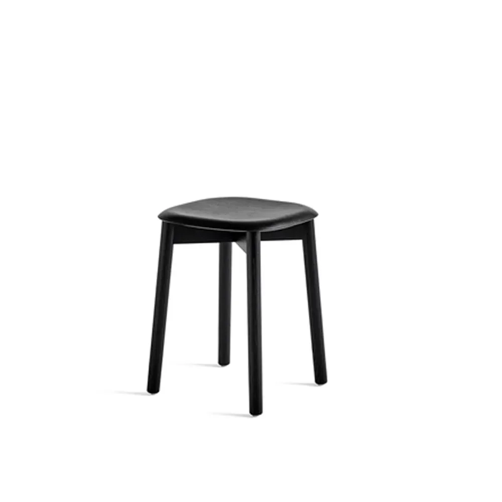 HAY Soft Edge 72 Hocker Schwarz Eiche–schwarz Eichen­gestell