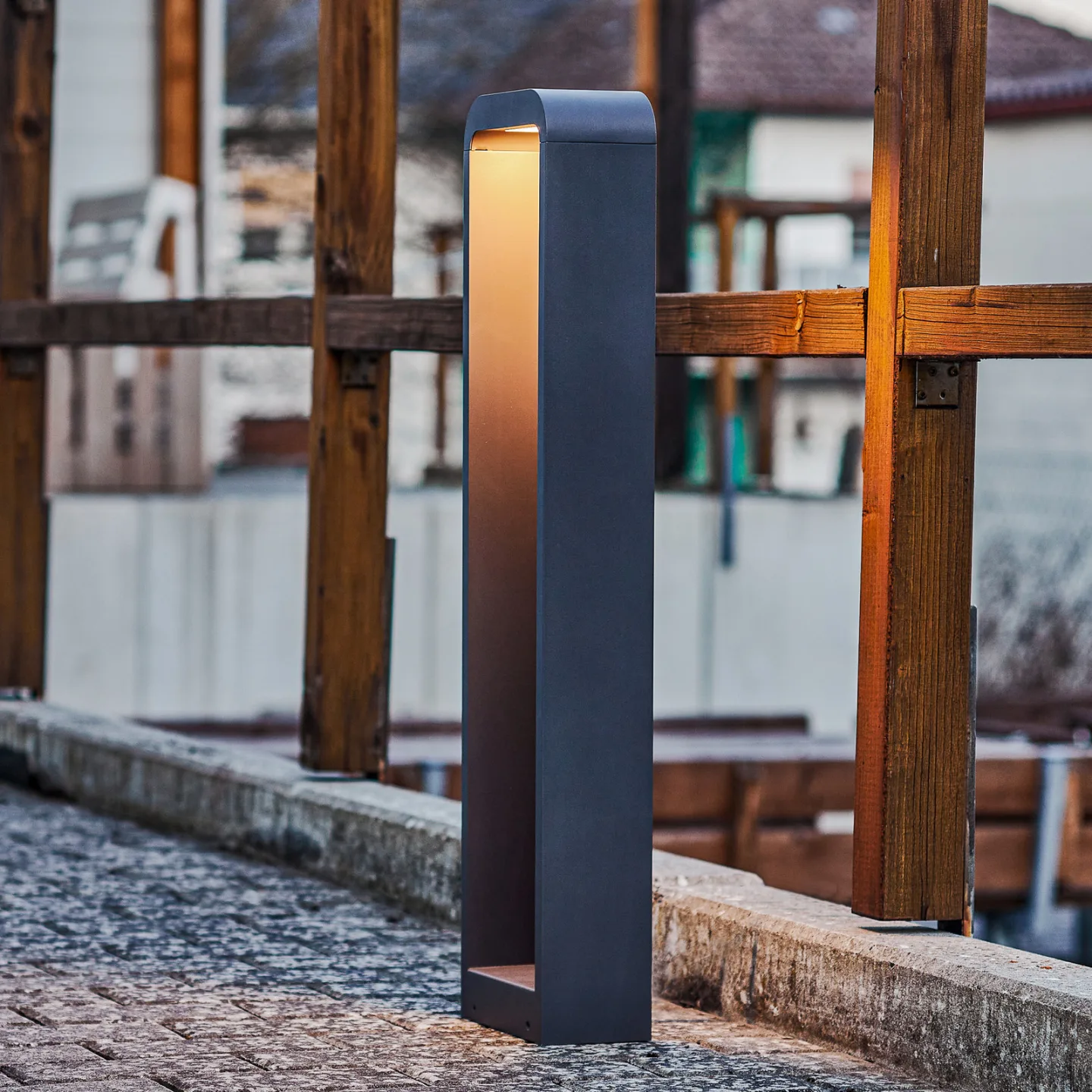 Emima Trädgårdslampa H80 Dark Grey - Lindby - Terrass - Modern - Metall - Med en ljuskälla