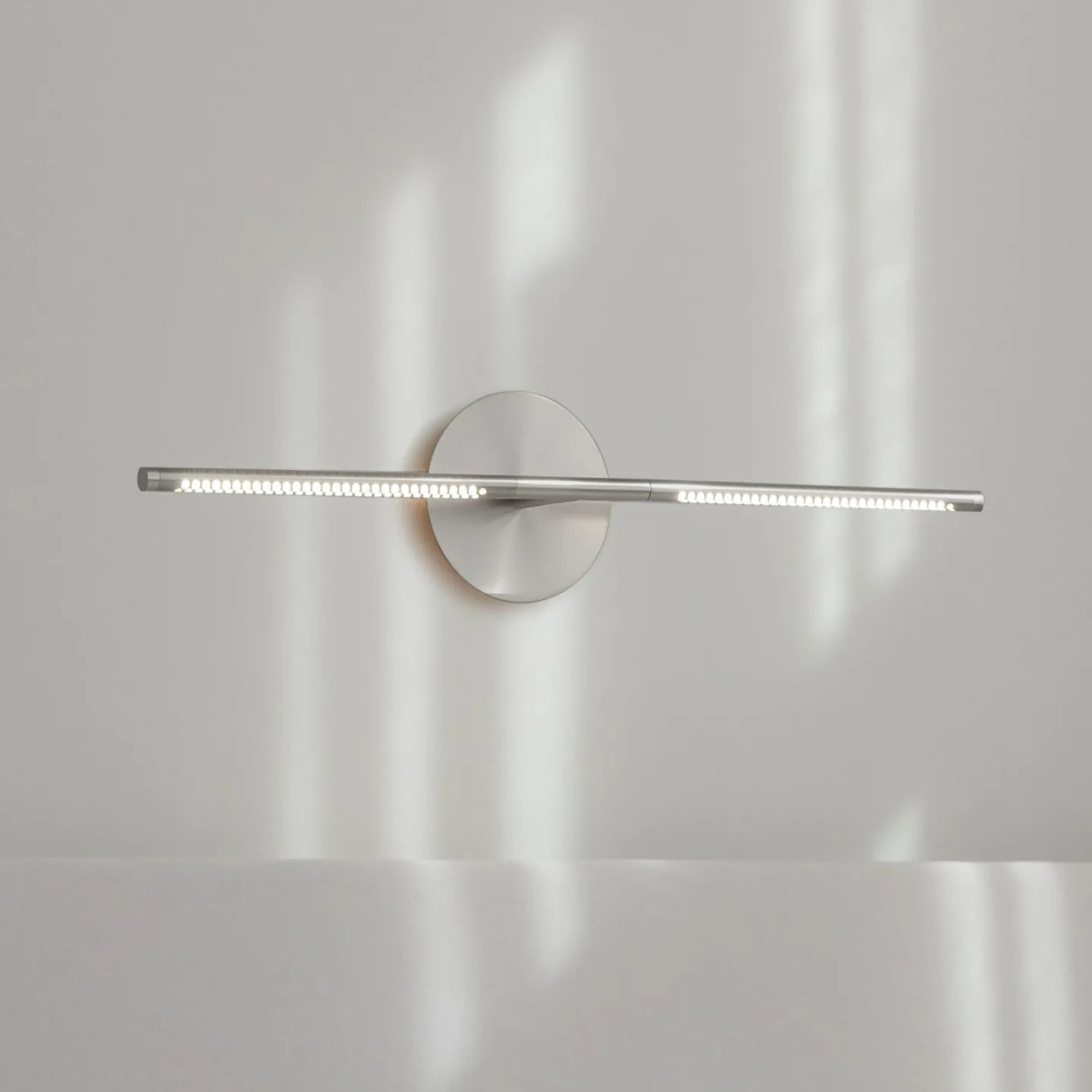 Omni Vegglampe Stål - UMAGE - Stue - Design - Metall - Lineær