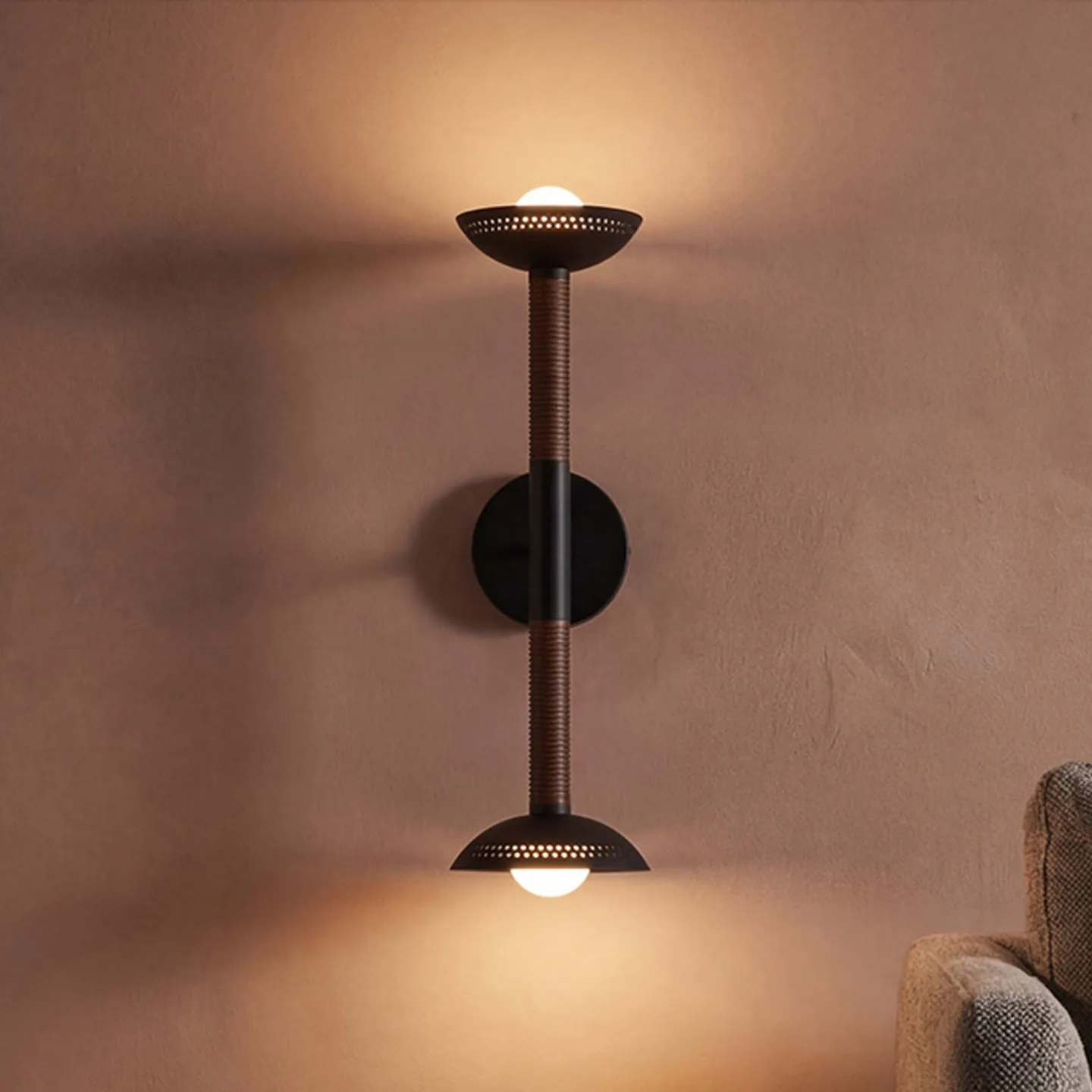 Arden LED-vegglampe, svart, 57 cm, 2 lyskilder, metall, dimbar – Elstead - Stue - Moderne - Aluminium - Med flere lyskilder