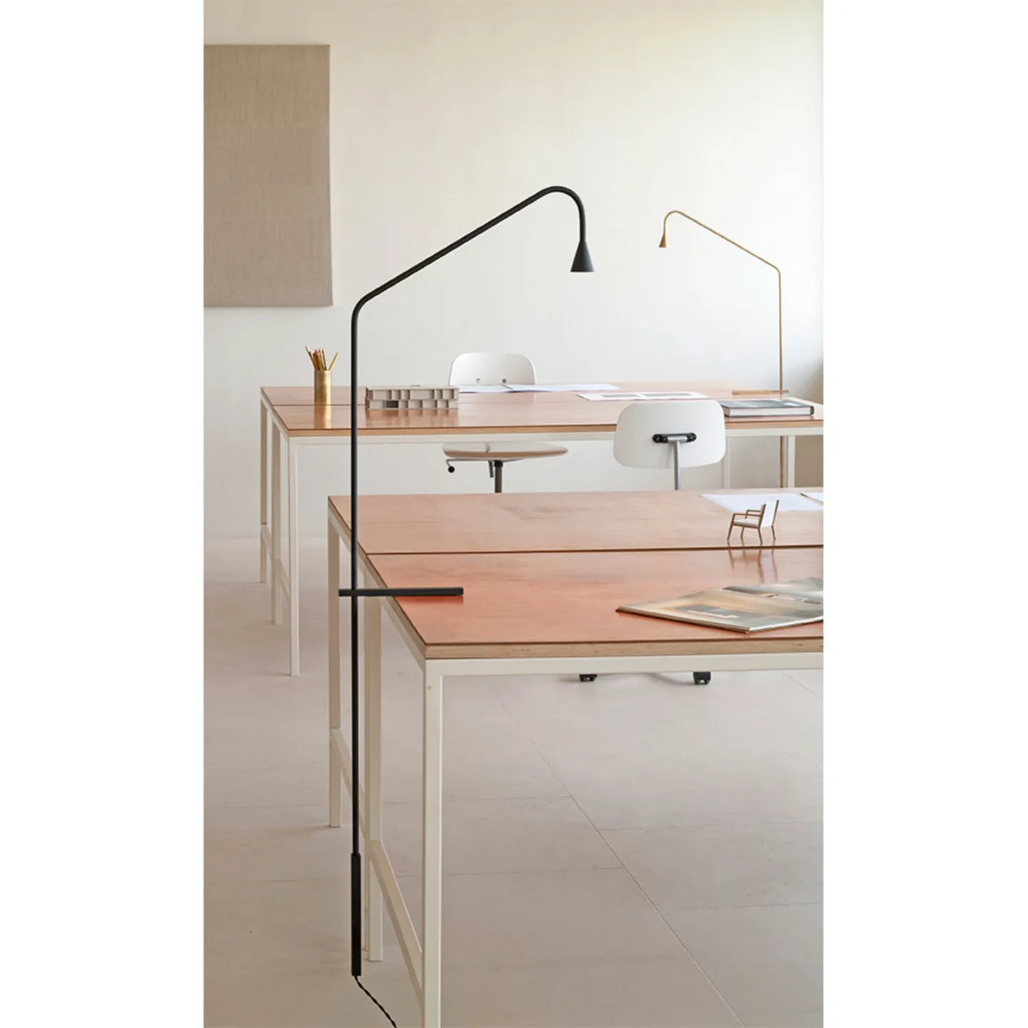 Austere T Bordlampe Svart - Trizo21 - Stue - Messing