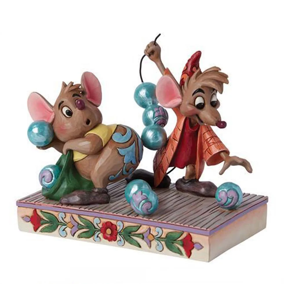 Disney Figur Jack och Gus plockar undan