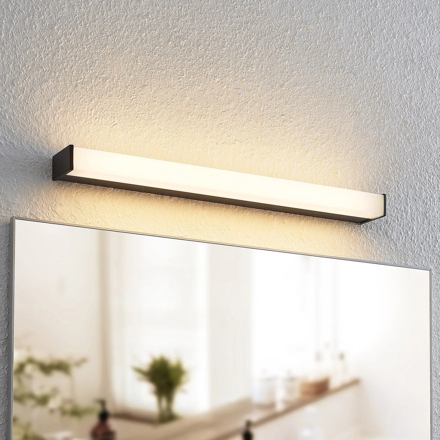 Ulisan LED Vägglampa IP44 L58,8 Matt Black/White - Lindby - Badrum - Modern - Metall