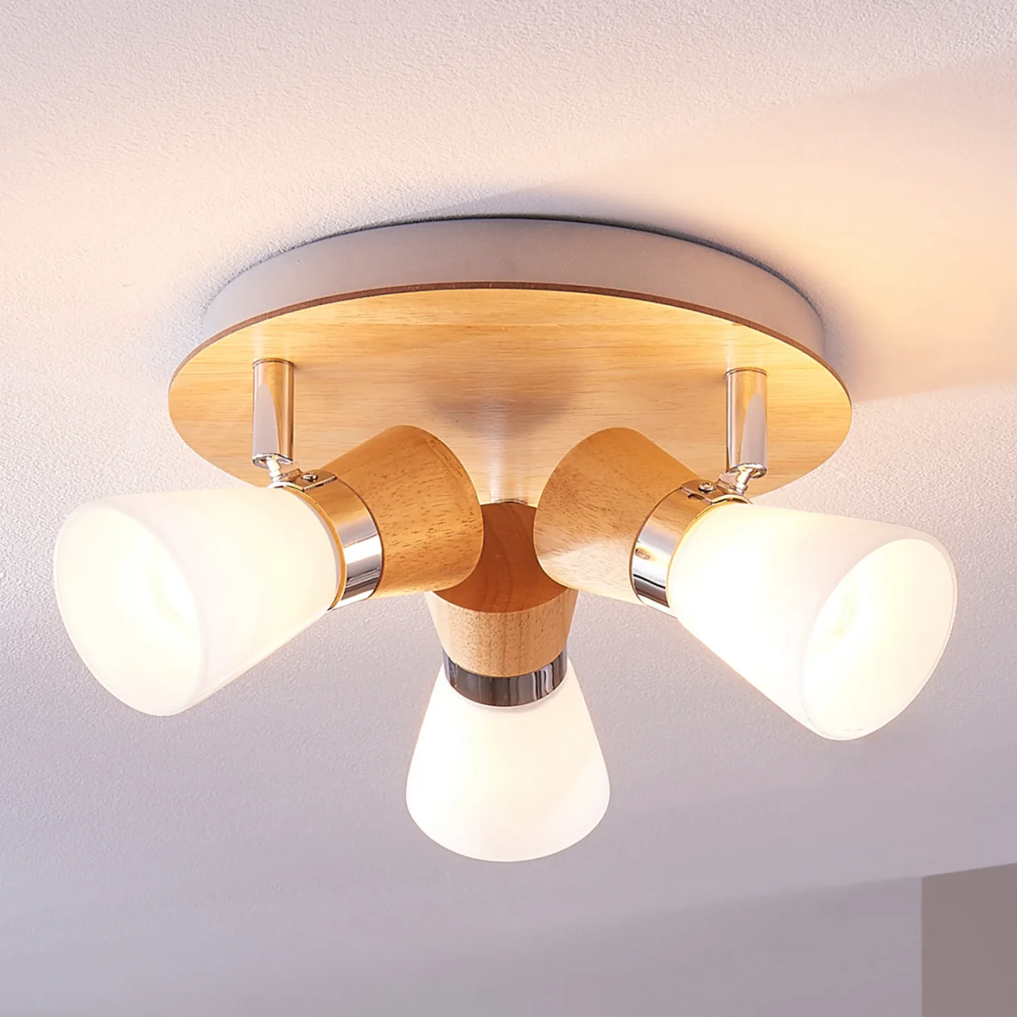 Vivica loftslampe, træ/krom, 3 lyskilder, Ø 26 cm - Lindby - Stue - Skandinavisk - Rund