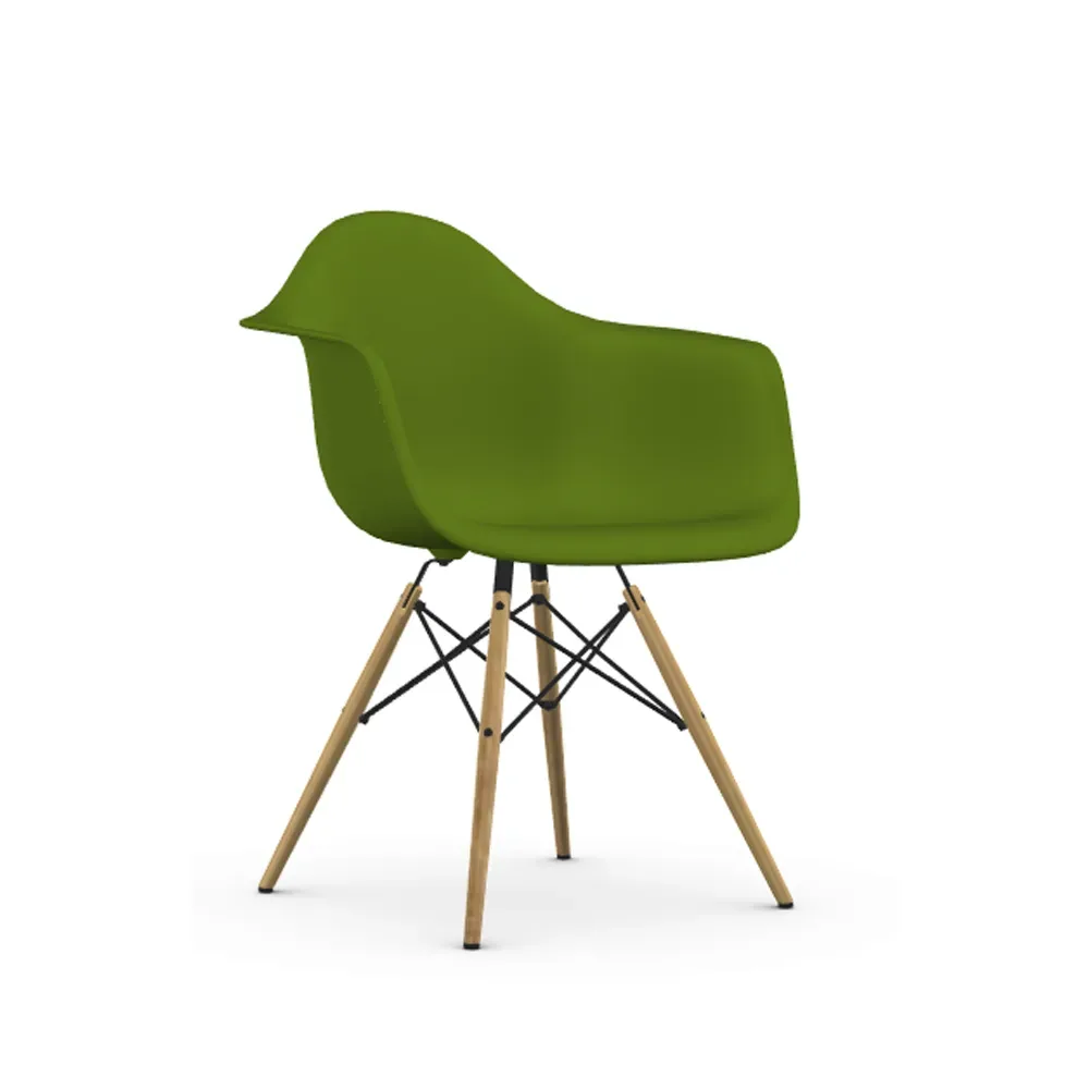 Vitra Eames Plastic Armchair RE DAW stol 48 forest-golden maple