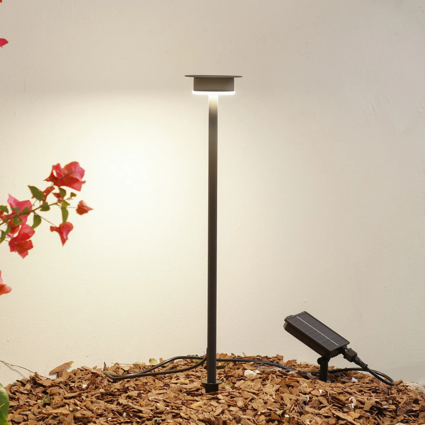 Lyris Solarzellenlampe w/Erdspieß Schwarz - Lindby - Modern - Aluminium - Einflammig