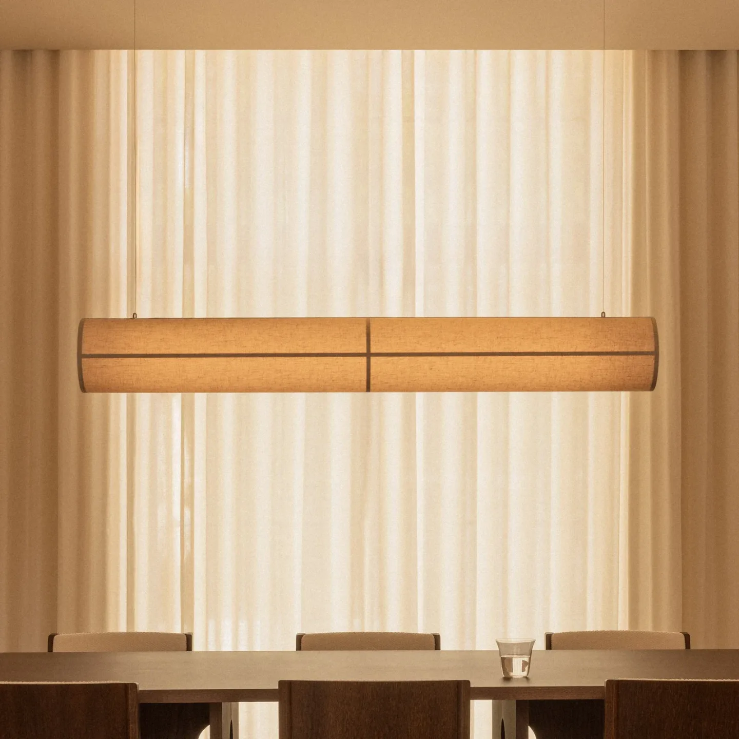 Hashira Linear Pendel Raw - Audo Copenhagen - Spisestue - Stoff / Tekstil - Sylinder