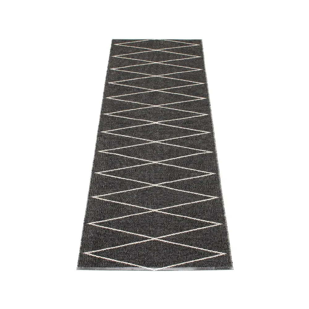 Pappelina Max gångmatta black/vanilla 70x400 cm