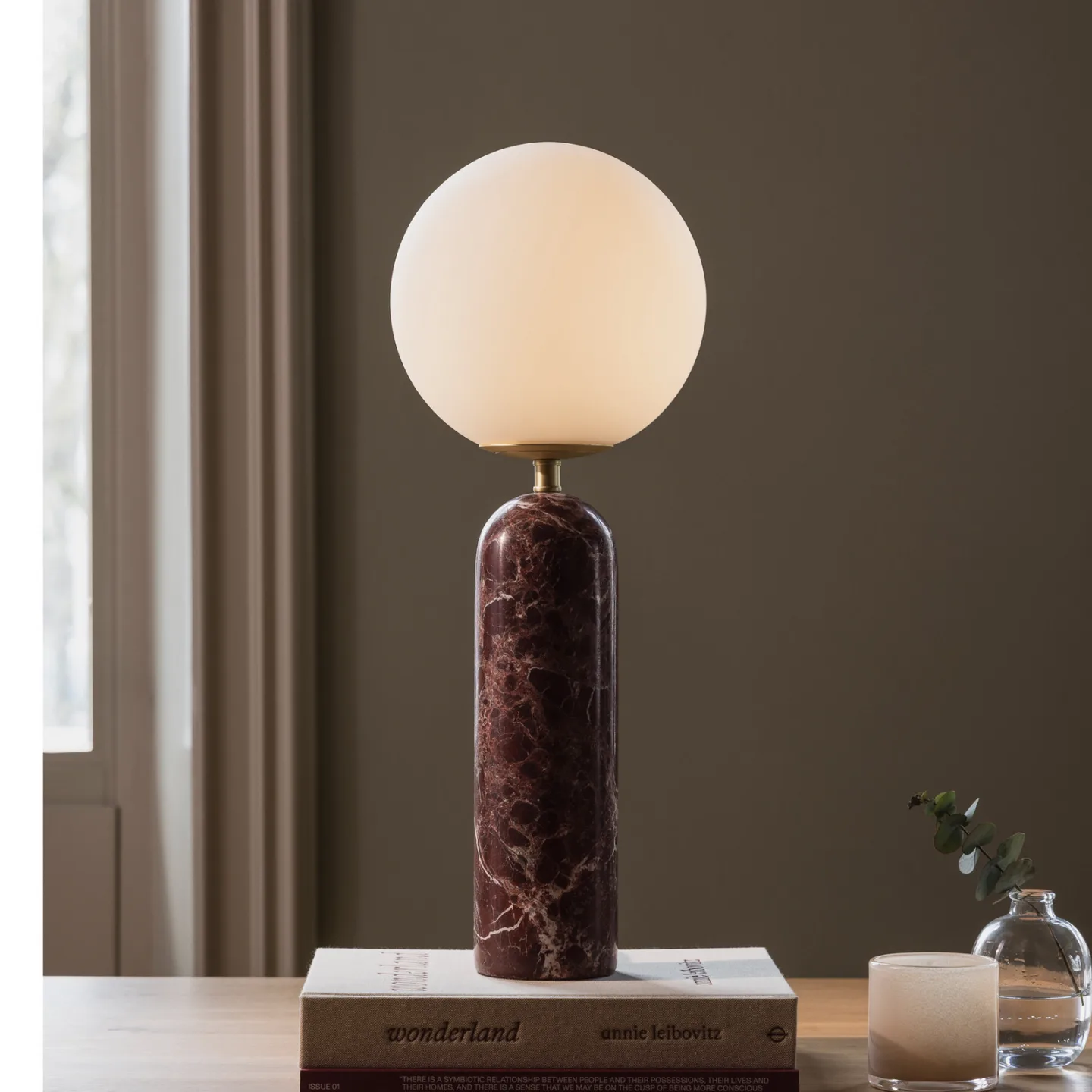 Torrano Tischlampe rot, Höhe 53 cm Marmor - Globen Lighting - Wohnzimmer - Skandinavisch - Mit Schirm