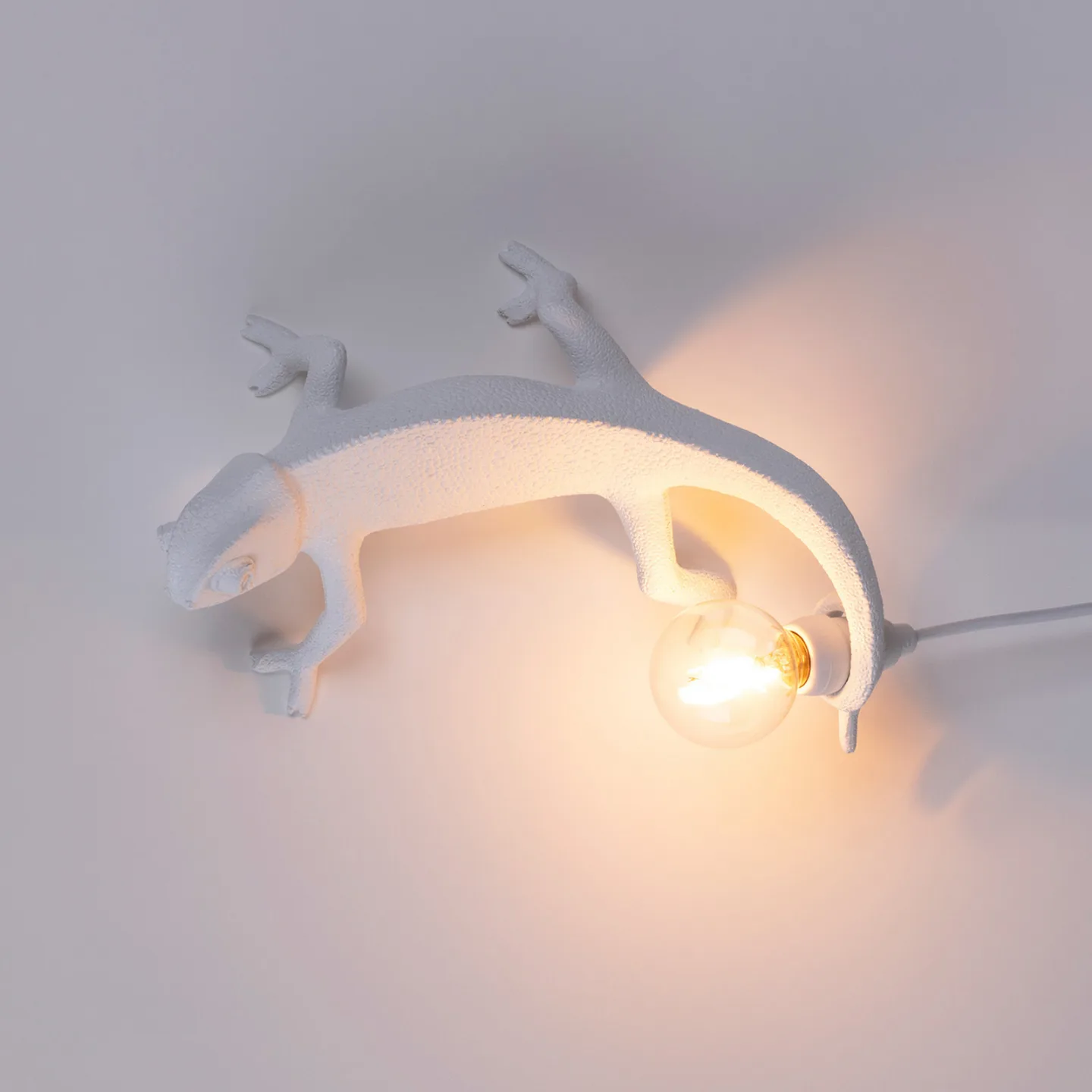 Chameleon Left-Going Up Vegglampe Hvit - Seletti Chameleon Lamp Going Up - Stue - Design - Plast