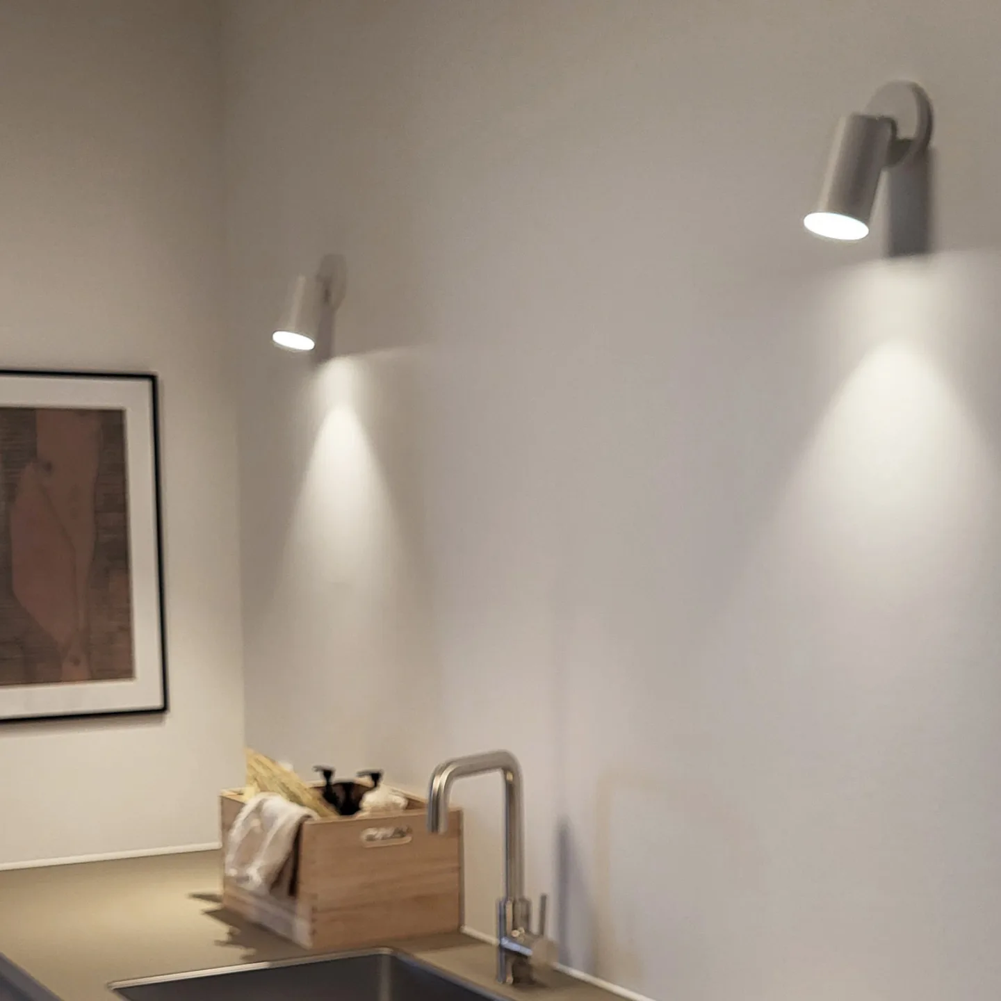 SpotOn Circle 1 Decken-/Wandleuchte, weiß – Antidark - Wohnzimmer - Aluminium