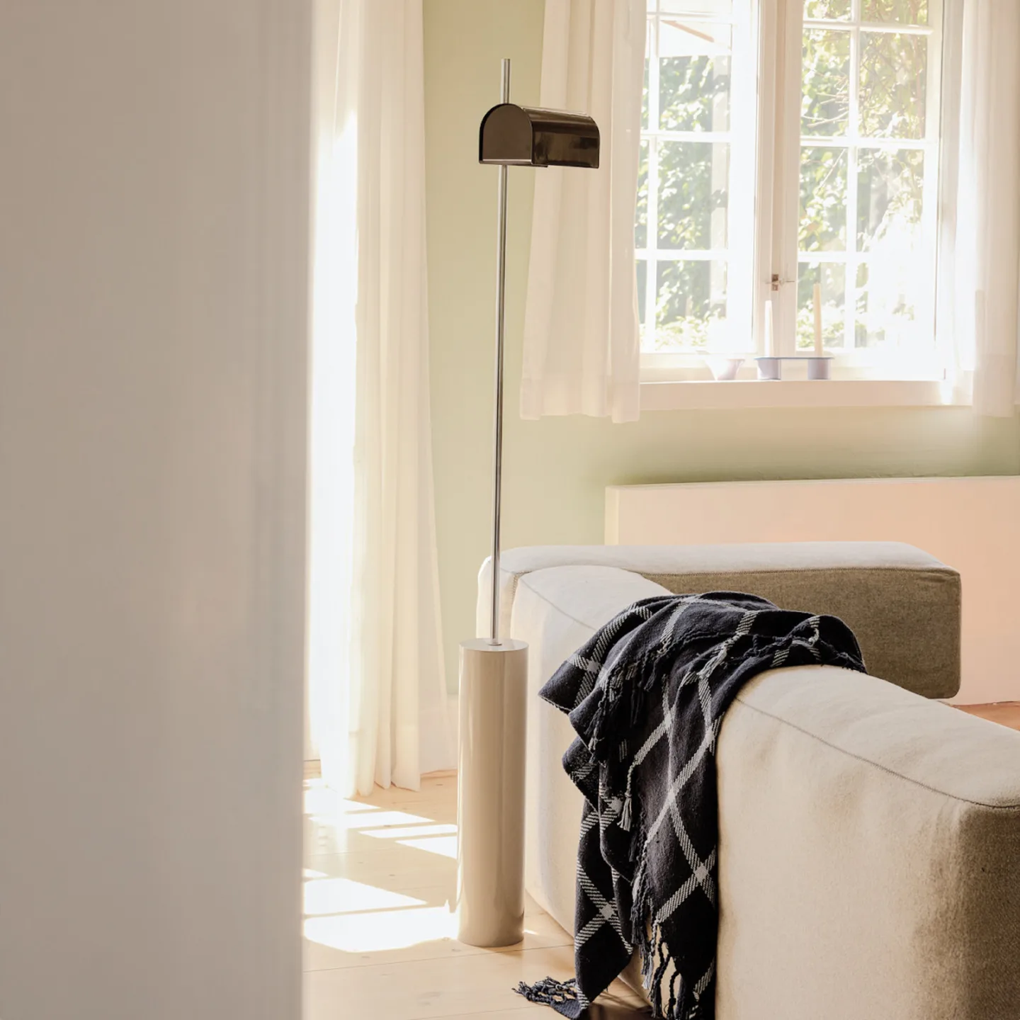 Reflector LED-Stehleuchte orangefarben Höhe 160 cm - HÜBSCH - Wohnzimmer - Skandinavisch - Metall - Mit Schirm