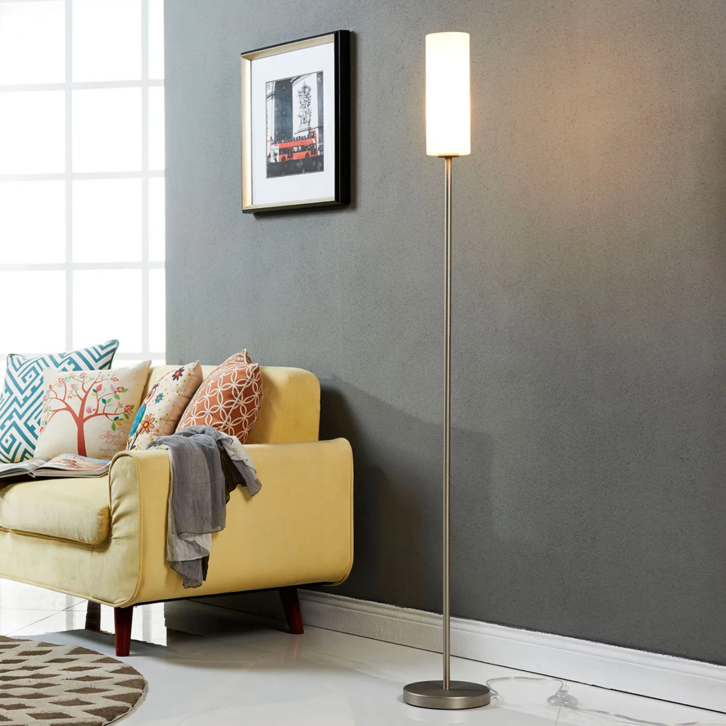 Vinsta Golvlampa Opal White/Satin Nickel - Lindby - Vardagsrum - Modern - Metall - Med lampskärm