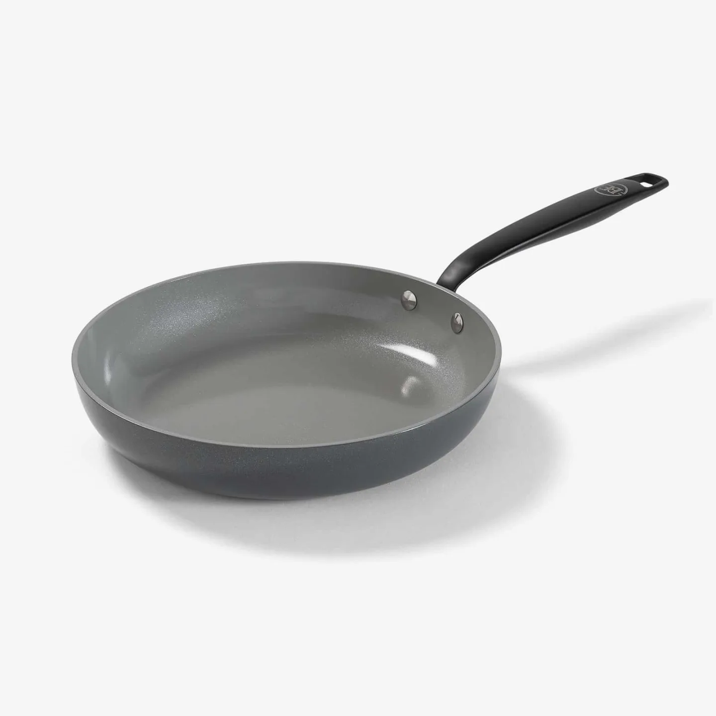 BE Living Essential Stekepanne Matt Svart / Ø28cm - Metallisk grå / Ø20cm