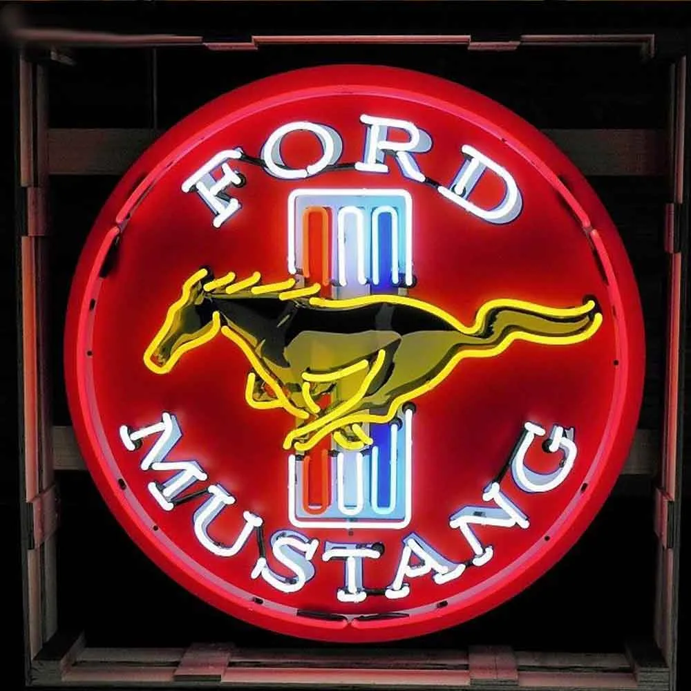 Neonskylt Ford Mustang med bakgrund XL