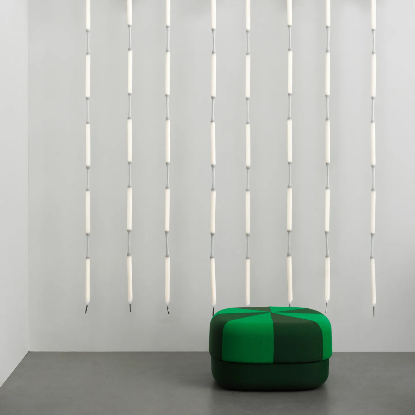 LED-hengelampe Reb, 5 lyskilder, hvit, lengde 283 cm, EU - Normann Copenhagen - Stue - Moderne - Plast - Med flere lyskilder