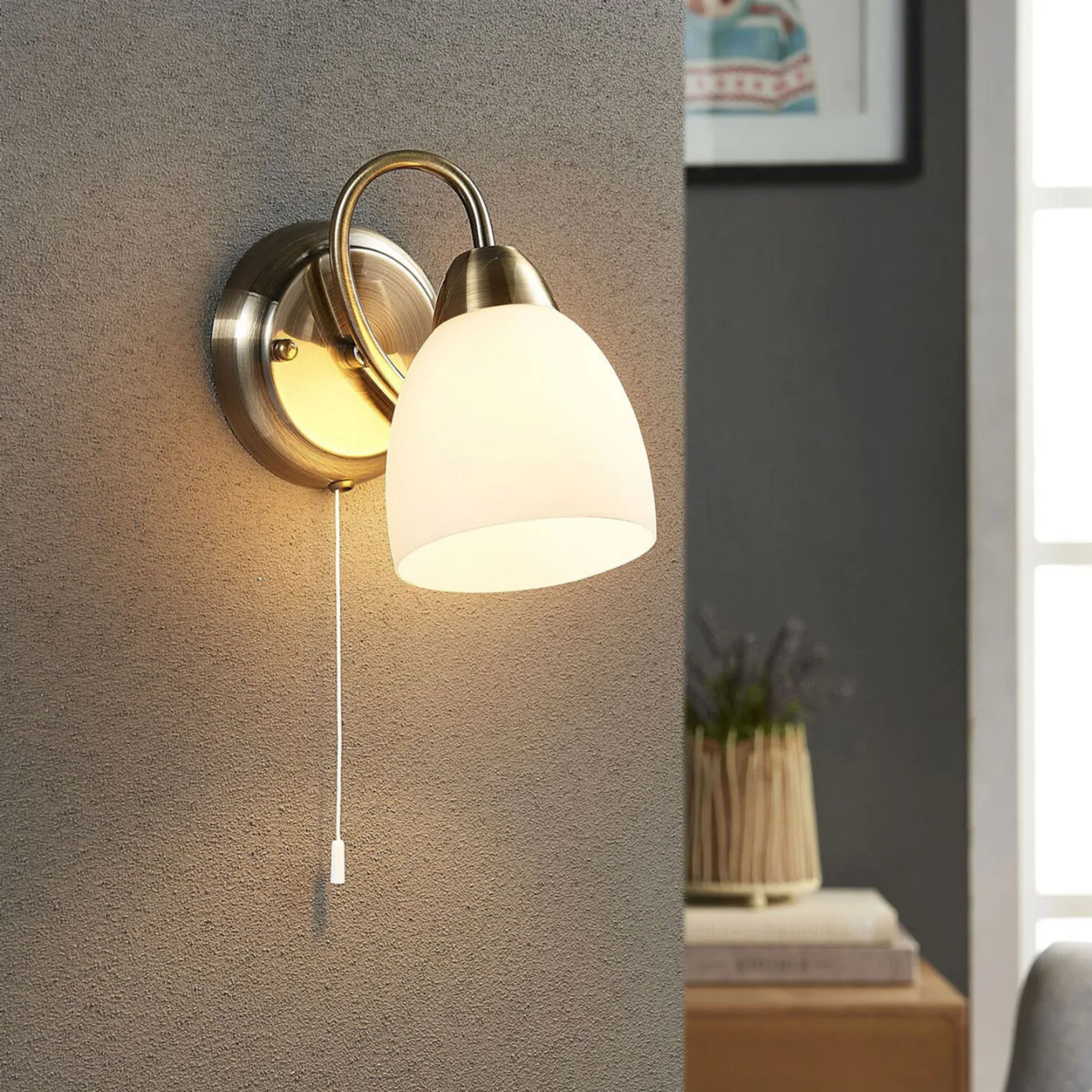 Mael Wandleuchte White/Antique Brass - Lindby - Wohnzimmer - Antik - Glas - Einflammig