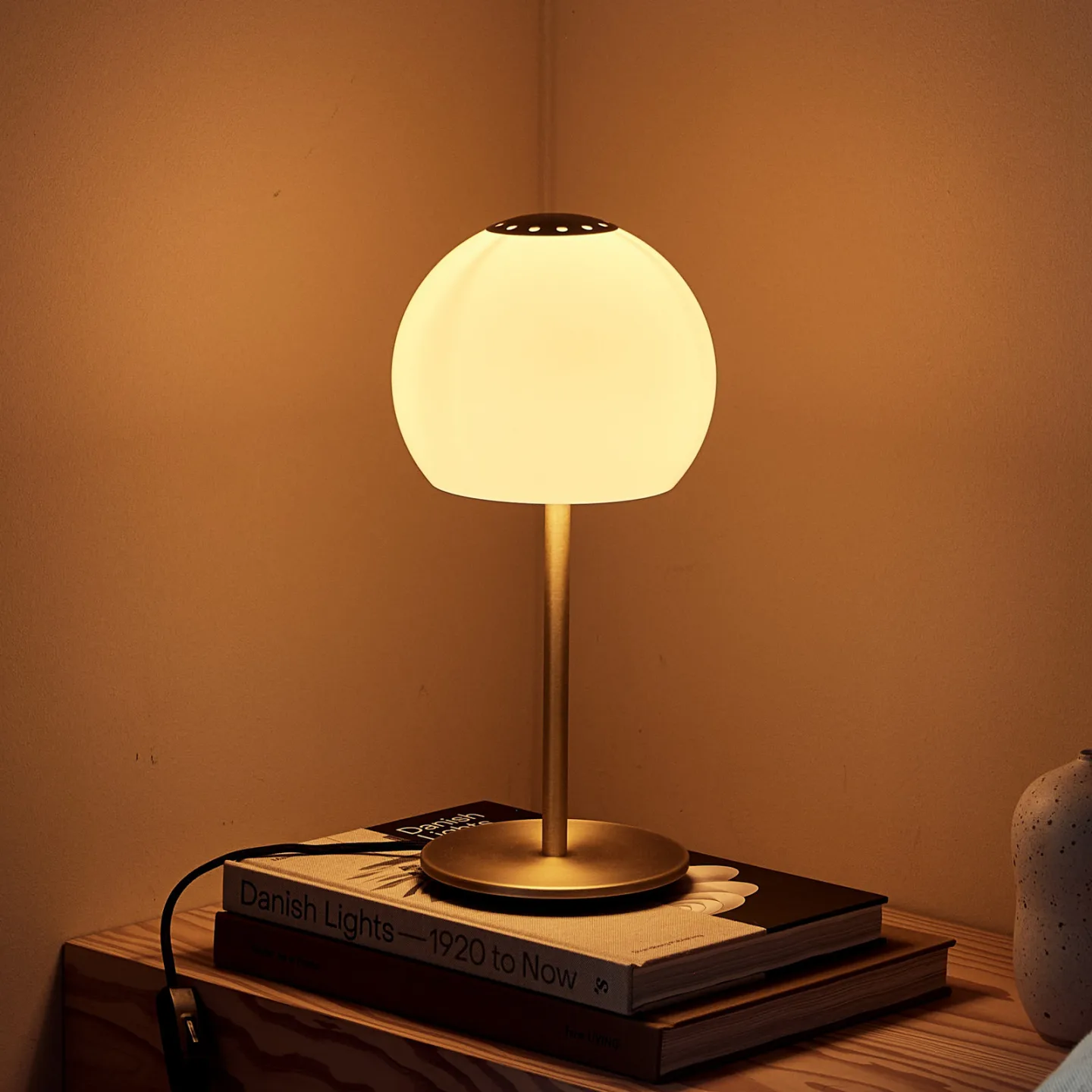 Tischleuchte Ball Glass, sandgrau, Glas, 37 cm, E27 - FRANDSEN - Wohnzimmer - Design - Einflammig