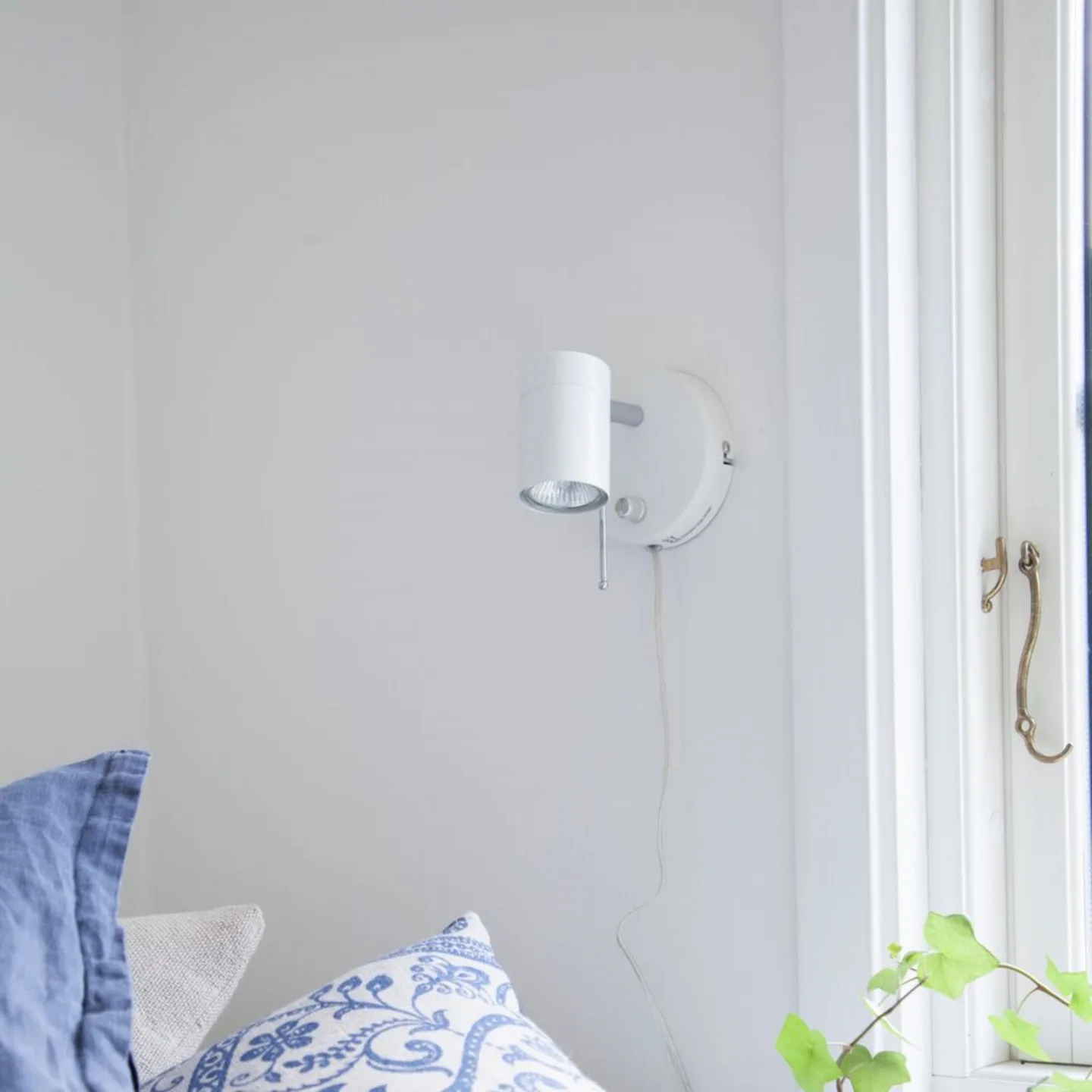 Correct Wandleuchte, weiß, Metall, Dimmer, GU10 - By Rydéns - Wohnzimmer - Modern - Einflammig