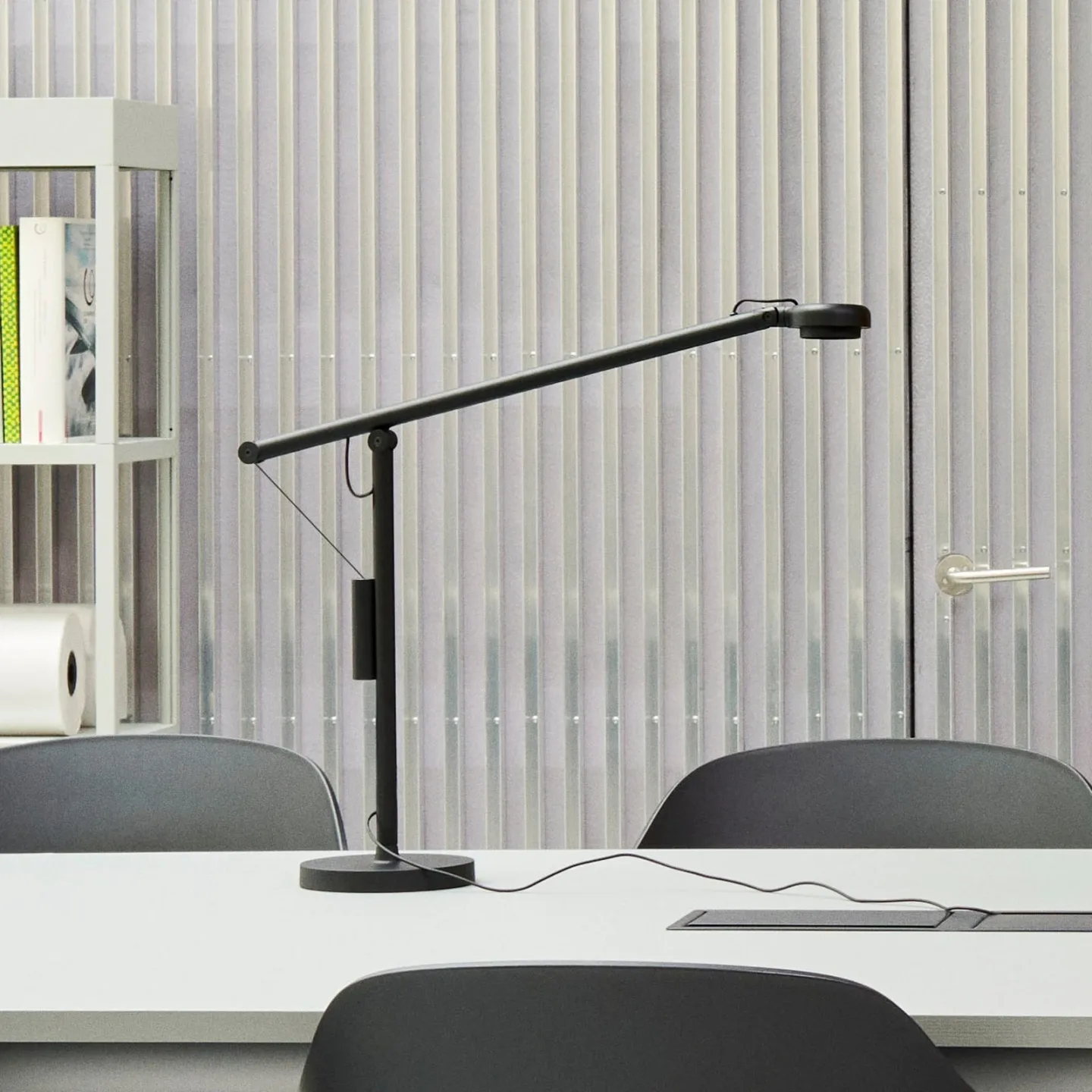 Fifty-Fifty LED-skrivbordslampa, svart, 45 cm, dimbar – HAY - Arbetsrum / hemkontor - Design - Aluminium - Med en ljuskälla