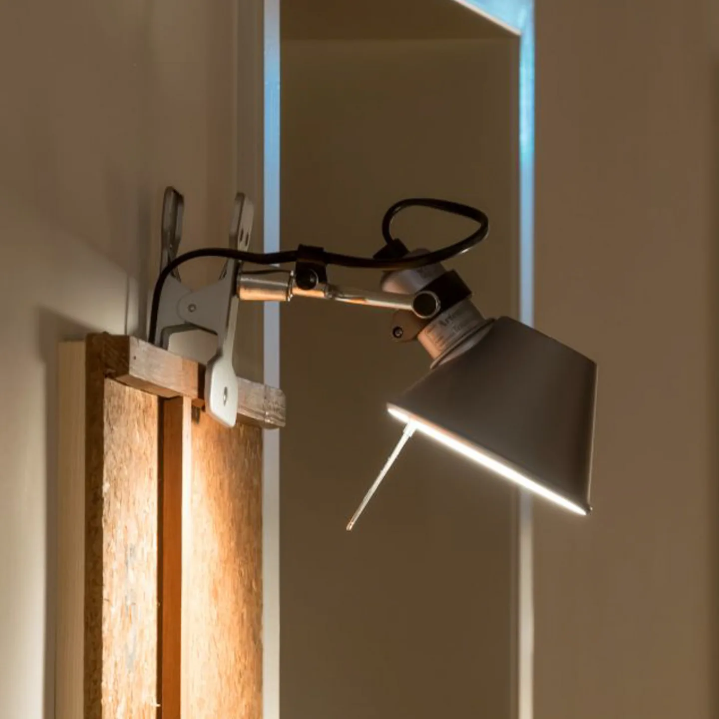 Tolomeo Micro Pinza væglampe aluminium - Artemide - Kontor / arbejdsværelse - Design - Med én lyskilde