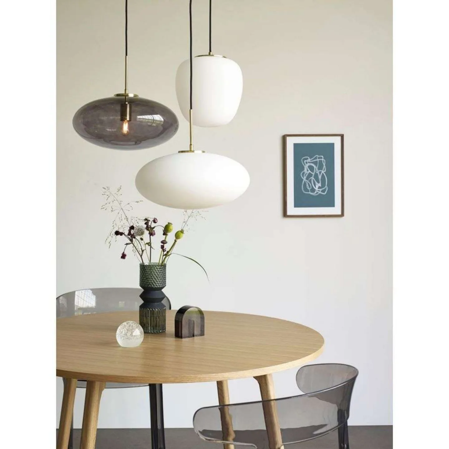 Muse Pendelleuchte Ellipse Opal/Brass - Hübsch - Wohnzimmer - Metall