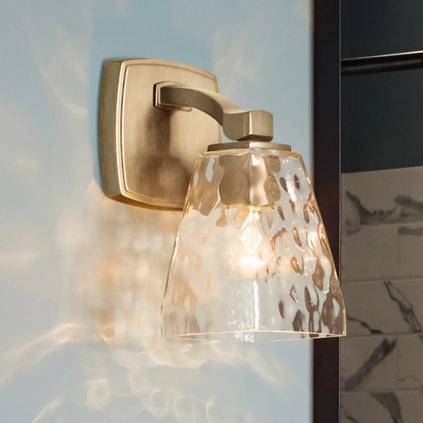 Marant væglampe, lys bronze/klar, højde 24 cm, IP44 – KICHLER - Badeværelse - Moderne - Metal - Kantet