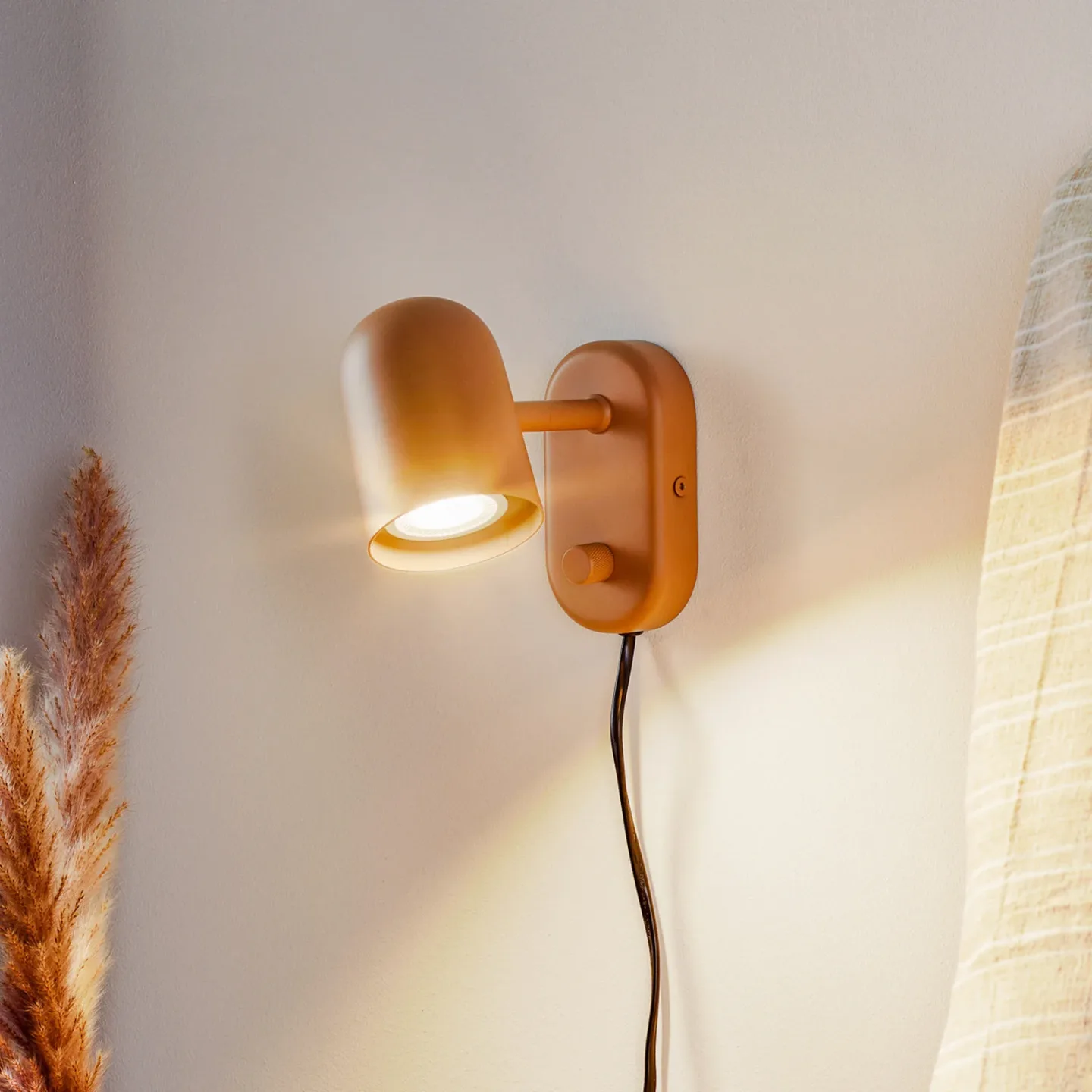 Northern Buddy Wandleuchte Warm Beige